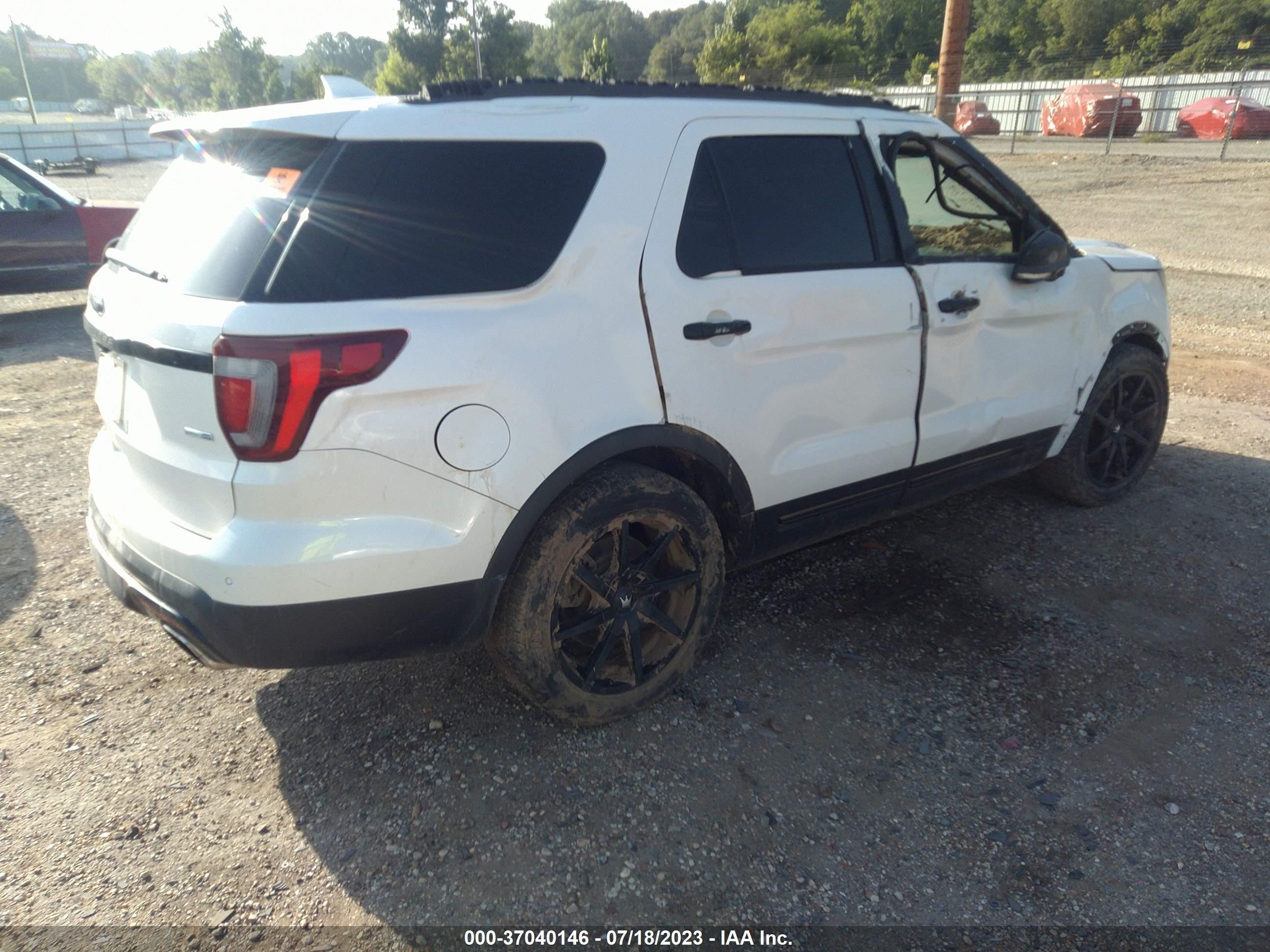 Photo 3 VIN: 1FM5K8GT7HGB70160 - FORD EXPLORER 