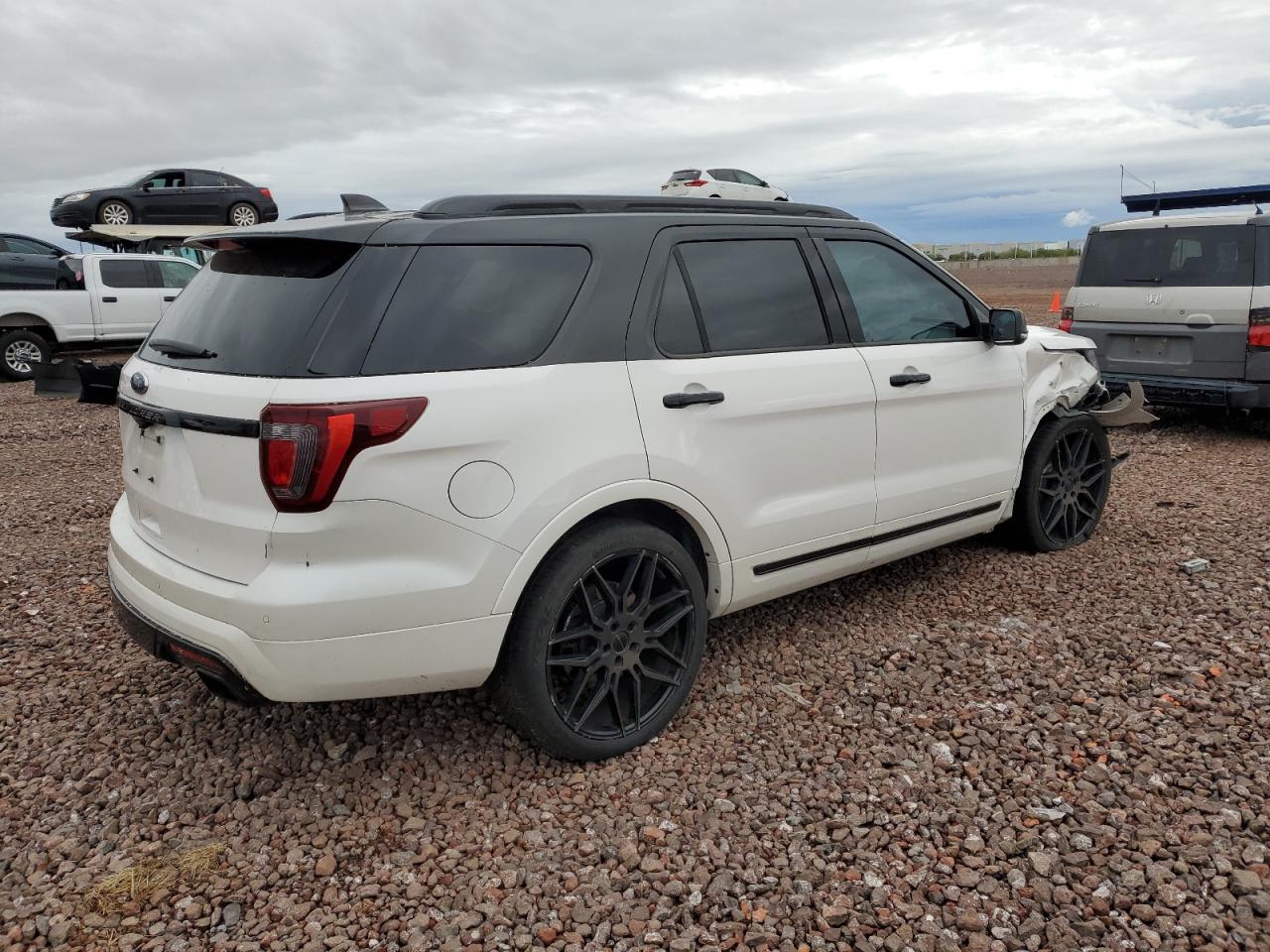 Photo 2 VIN: 1FM5K8GT8HGA75820 - FORD EXPLORER 