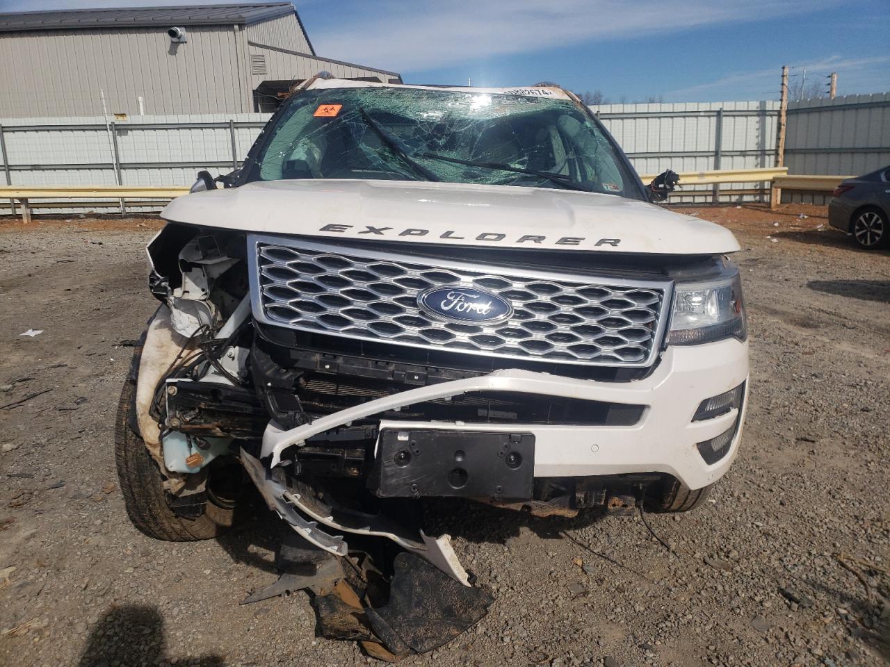 Photo 4 VIN: 1FM5K8HT2HGC89152 - FORD EXPLORER 