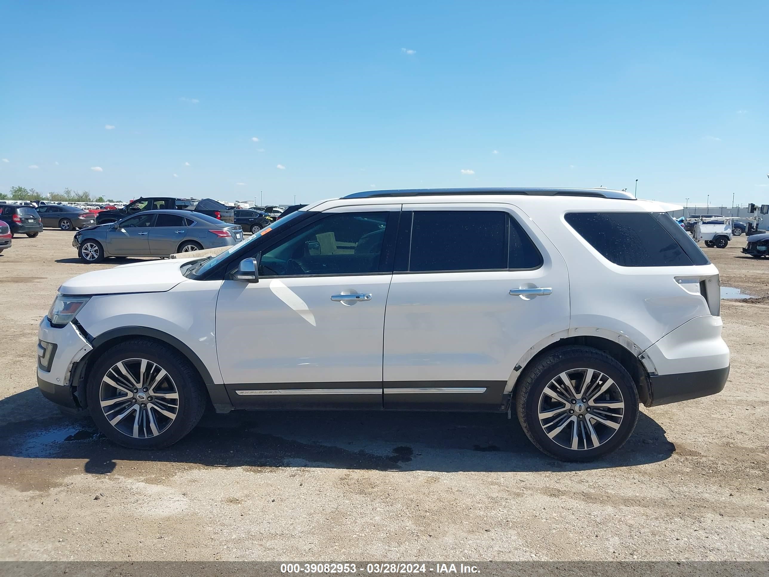 Photo 13 VIN: 1FM5K8HT3HGA75044 - FORD EXPLORER 