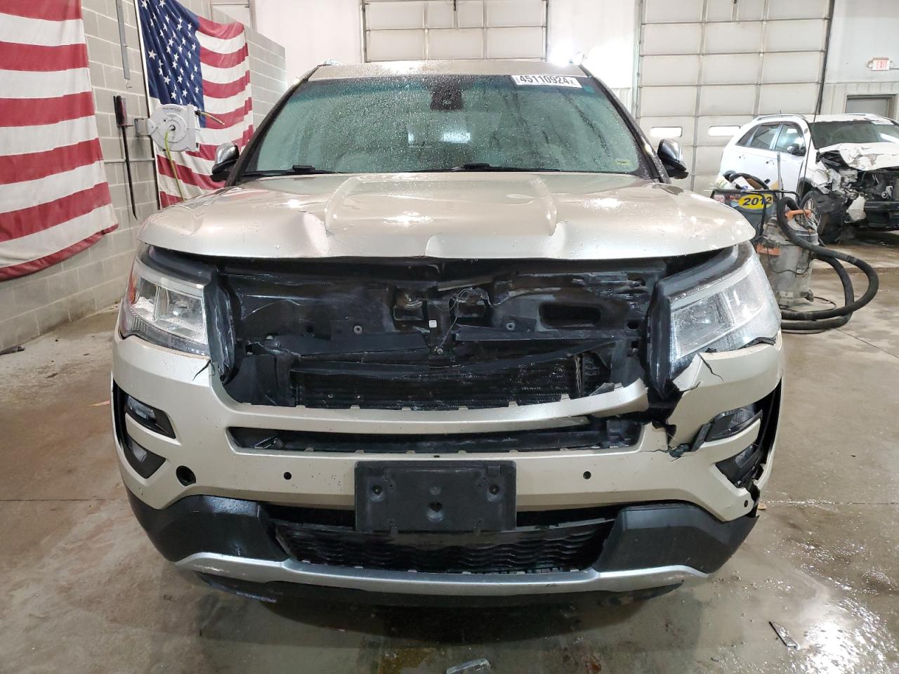 Photo 4 VIN: 1FM5K8HT5HGC08645 - FORD EXPLORER 