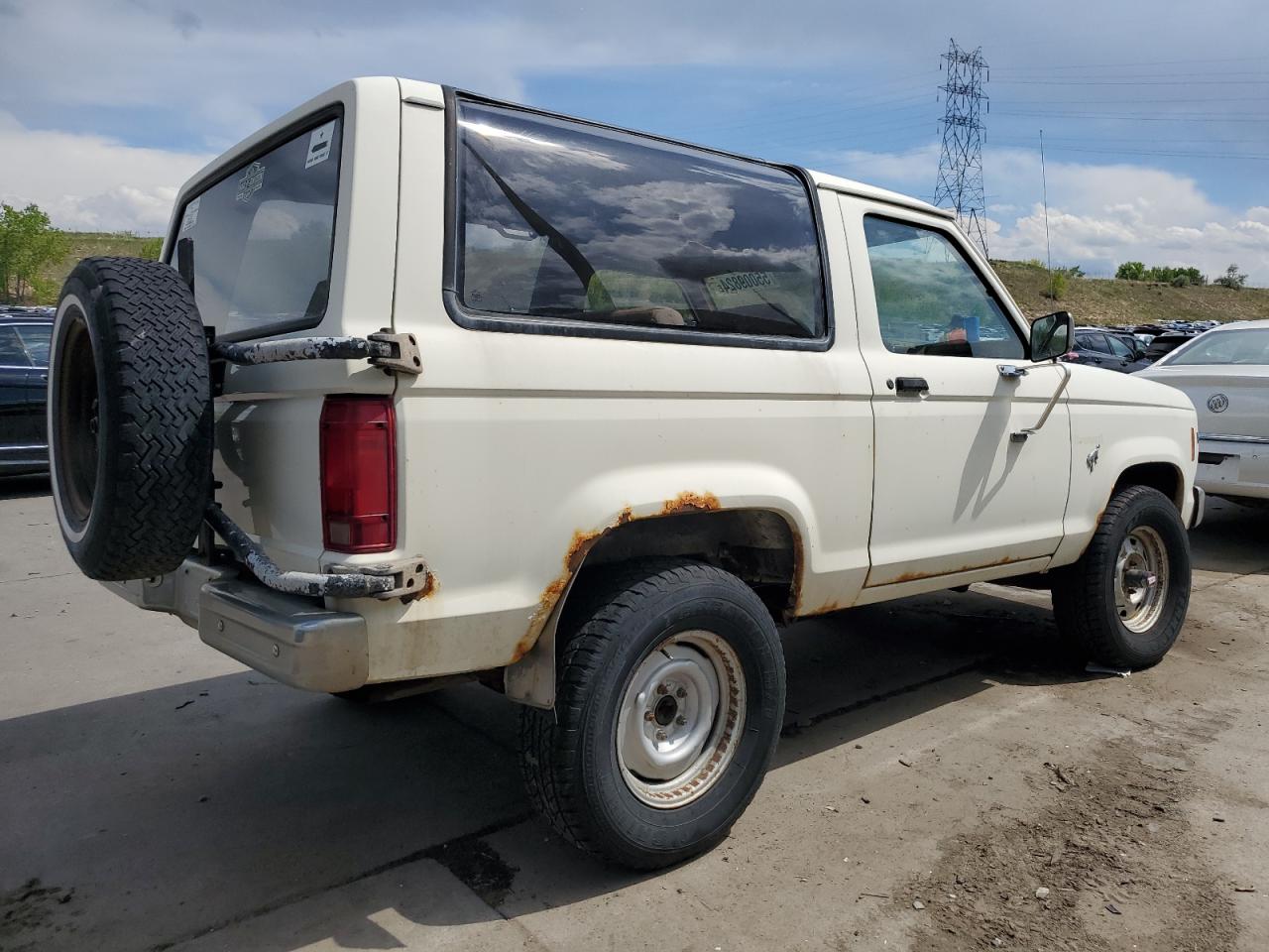 Photo 2 VIN: 1FMBU14S2FUA61247 - FORD BRONCO 