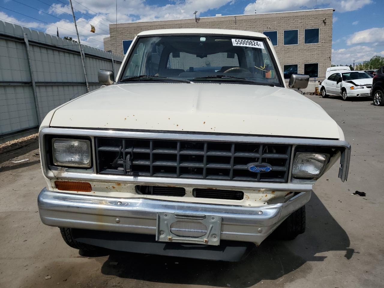 Photo 4 VIN: 1FMBU14S2FUA61247 - FORD BRONCO 