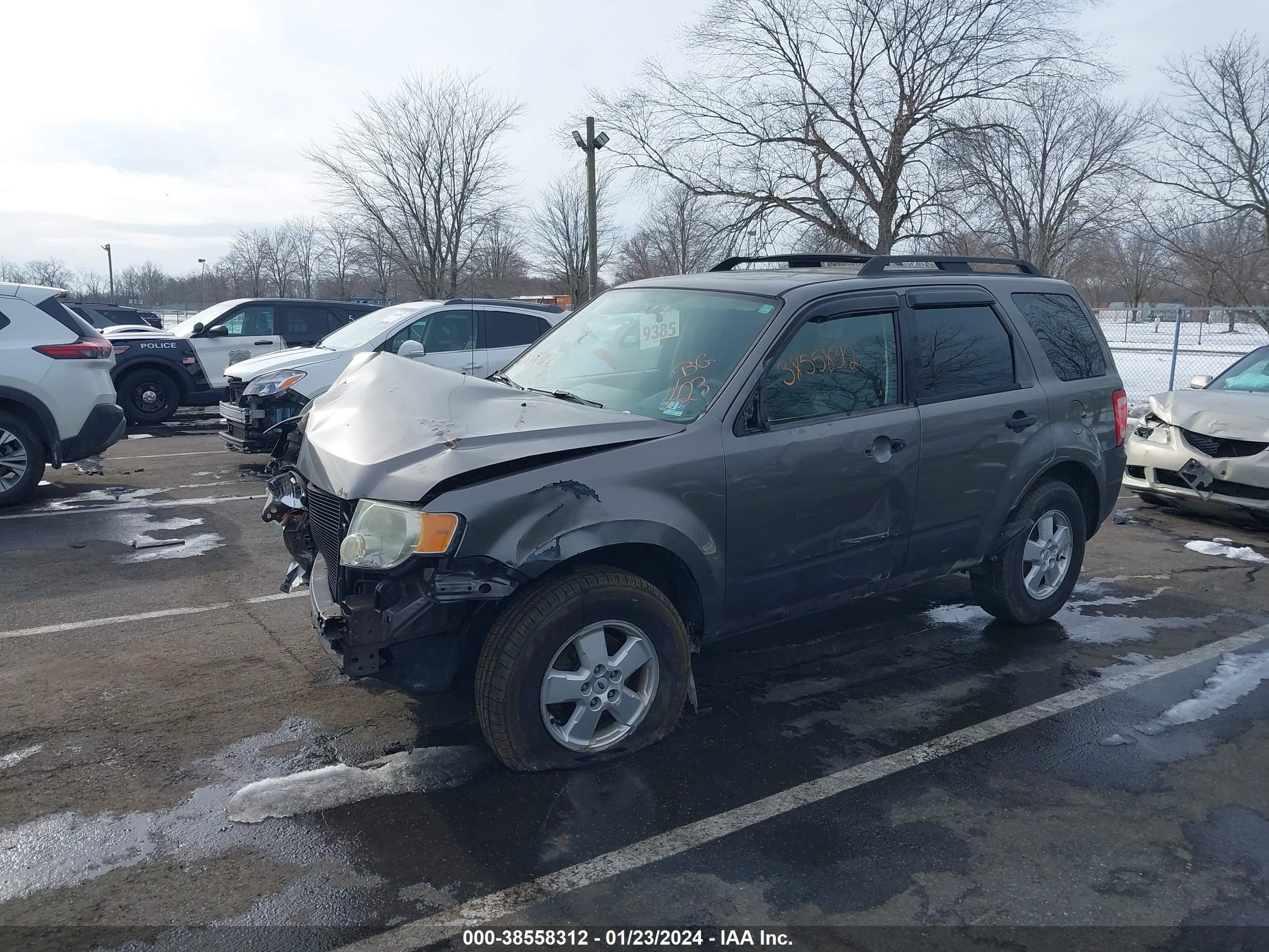 Photo 1 VIN: 1FMCU02739KA07310 - FORD ESCAPE 