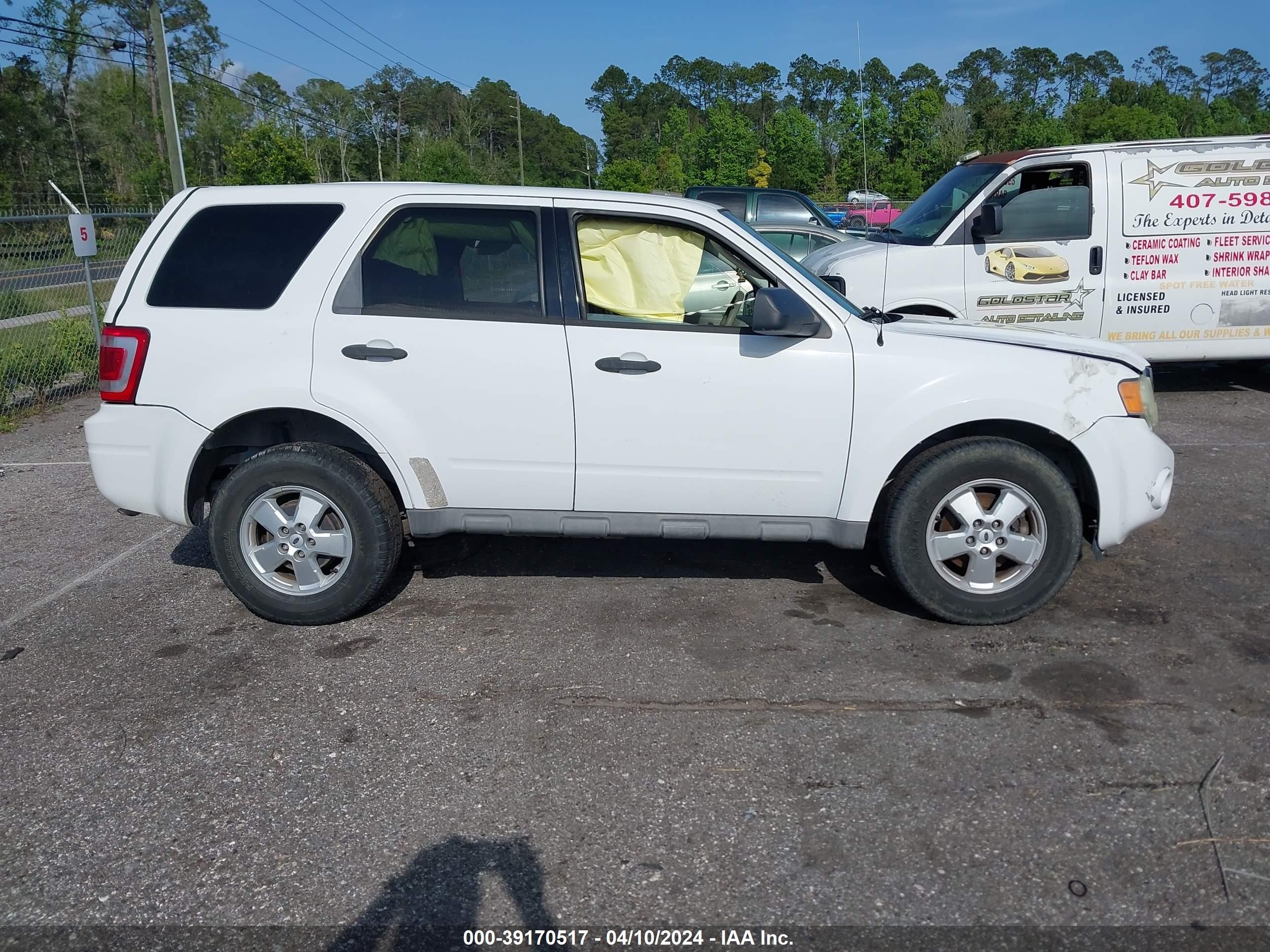 Photo 12 VIN: 1FMCU02749KB08615 - FORD ESCAPE 