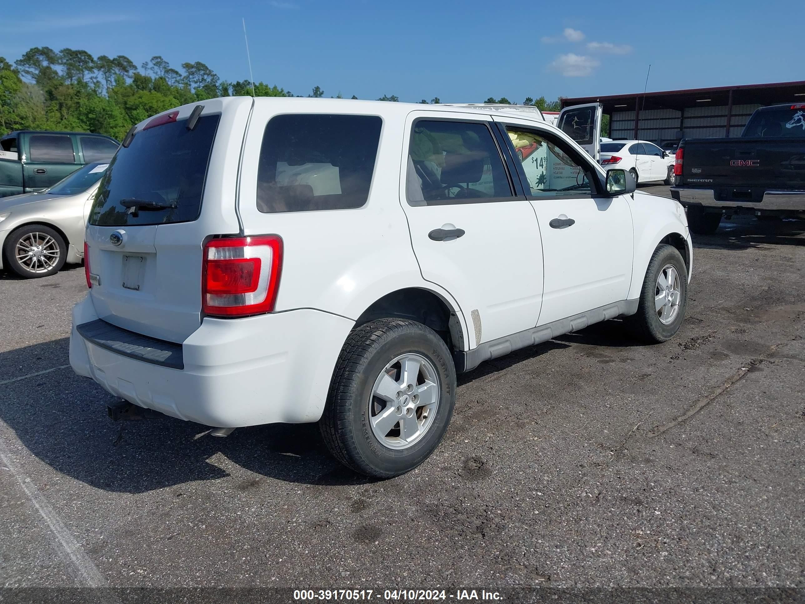 Photo 3 VIN: 1FMCU02749KB08615 - FORD ESCAPE 