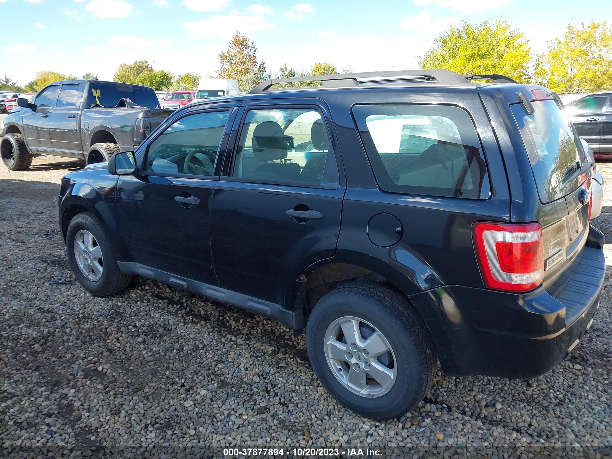 Photo 2 VIN: 1FMCU02769KC81696 - FORD ESCAPE 