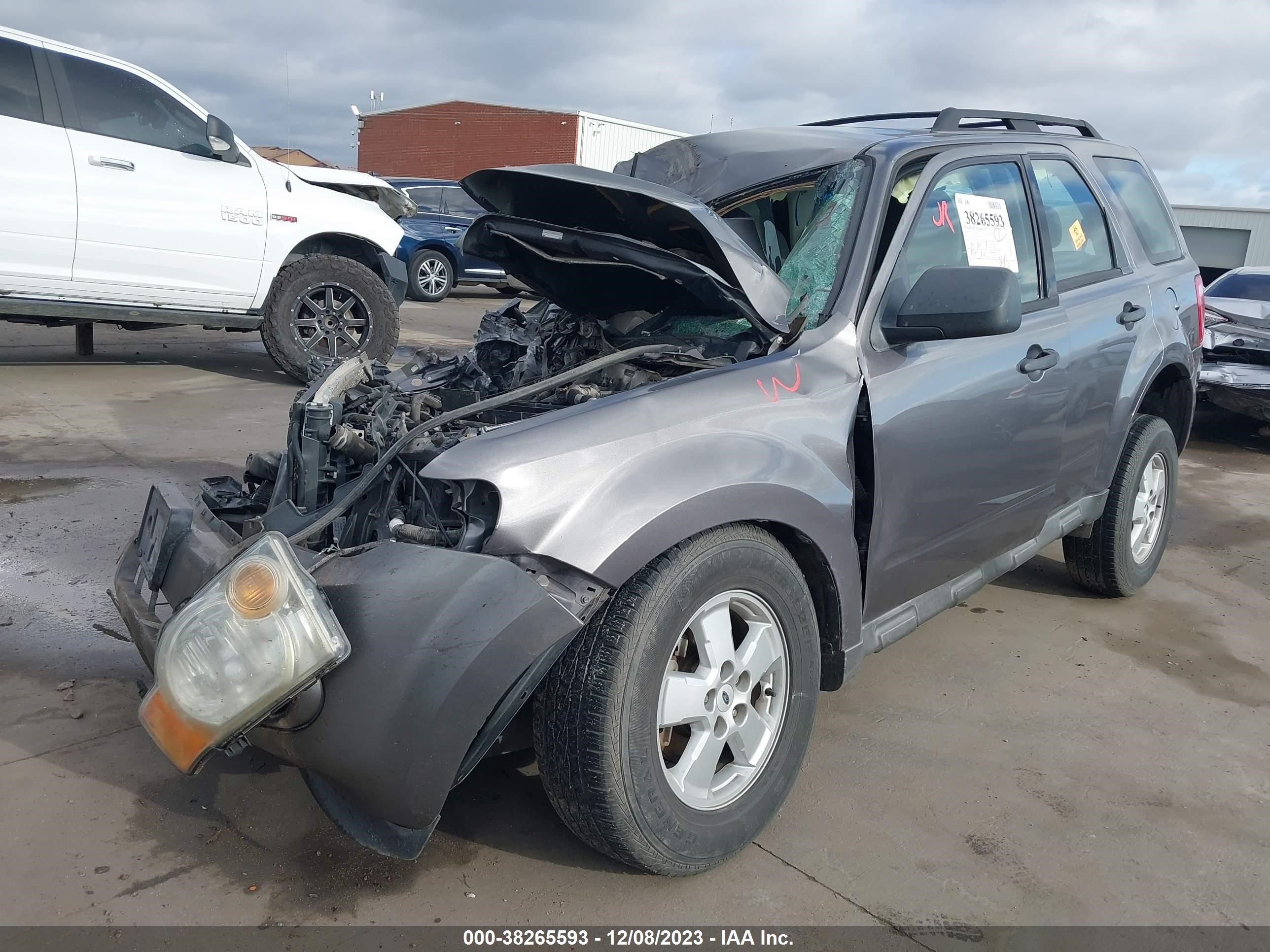 Photo 1 VIN: 1FMCU02799KB22400 - FORD ESCAPE 