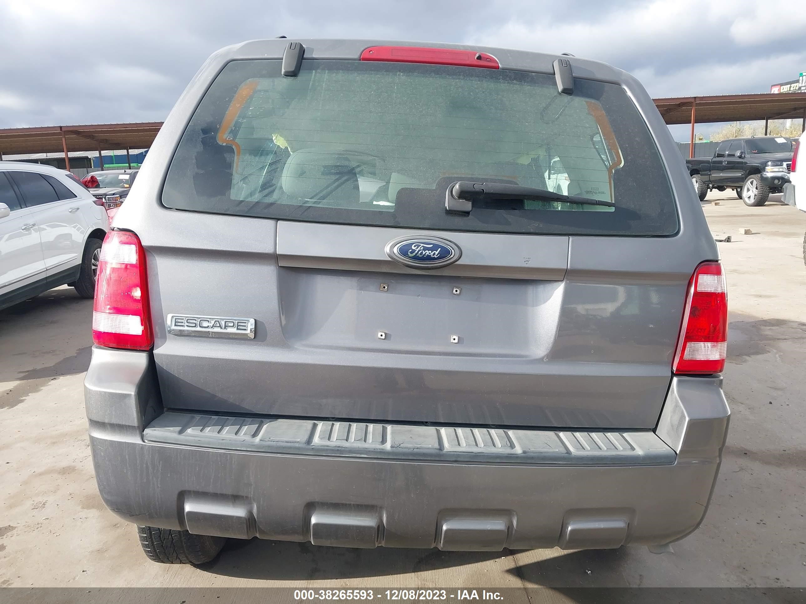 Photo 14 VIN: 1FMCU02799KB22400 - FORD ESCAPE 