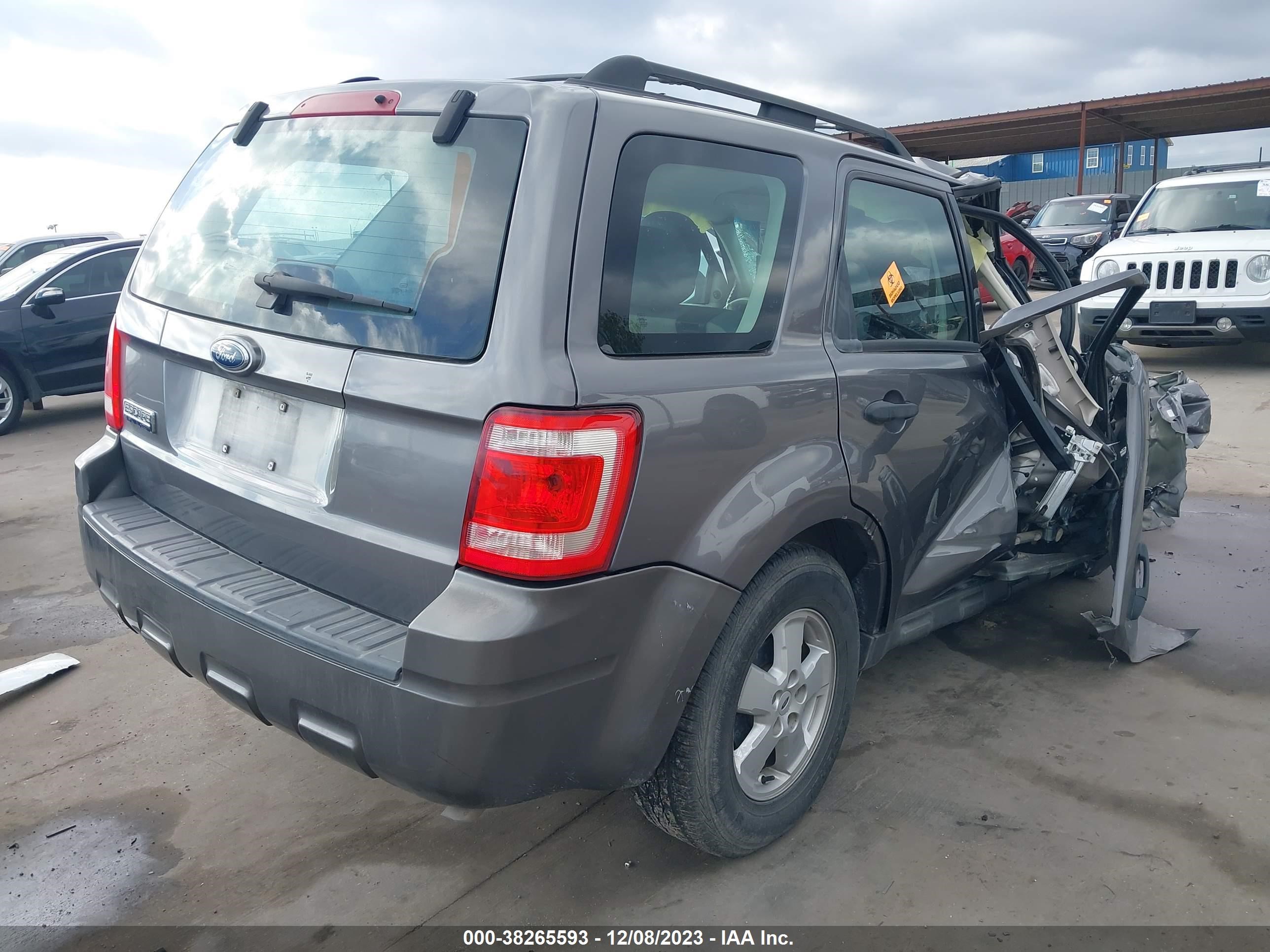 Photo 3 VIN: 1FMCU02799KB22400 - FORD ESCAPE 