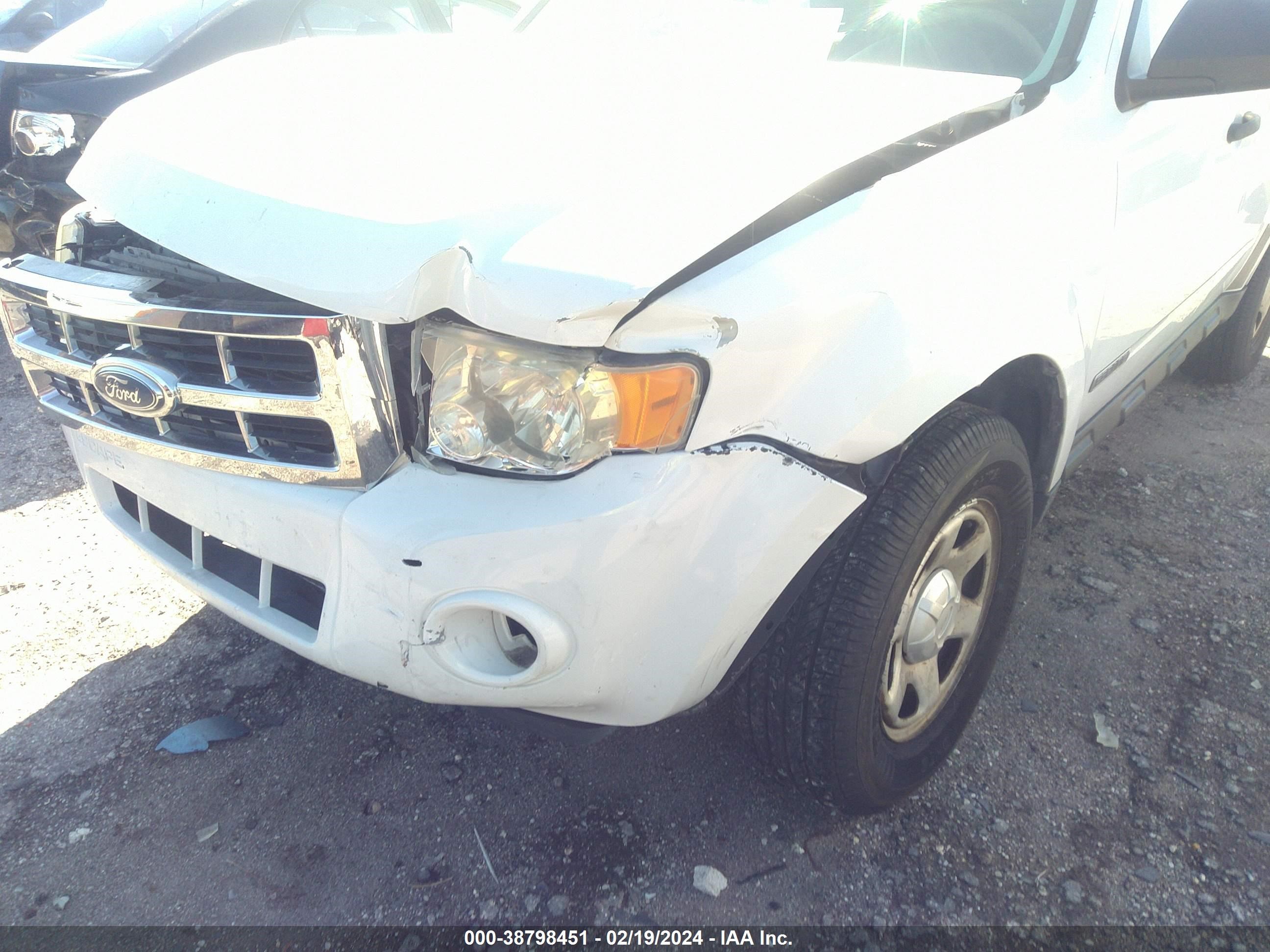 Photo 11 VIN: 1FMCU02Z08KA09855 - FORD ESCAPE 