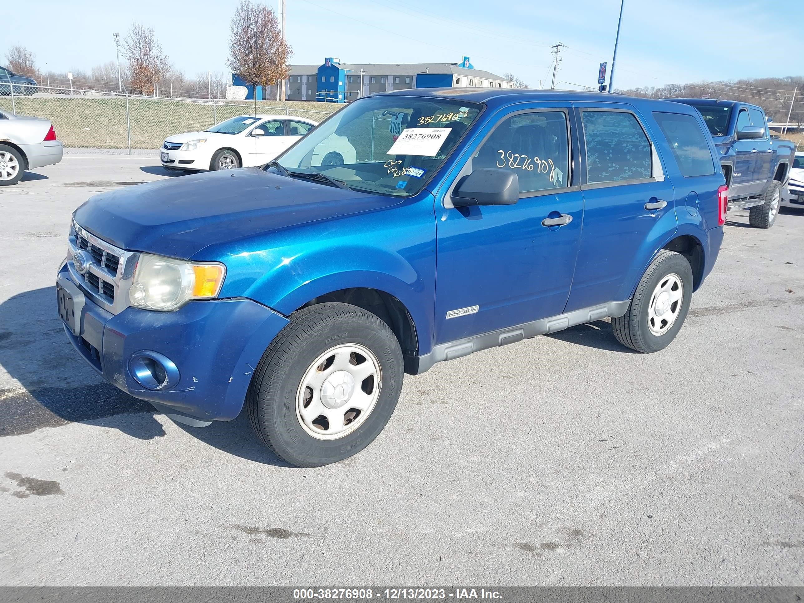 Photo 1 VIN: 1FMCU02Z18KB93039 - FORD ESCAPE 