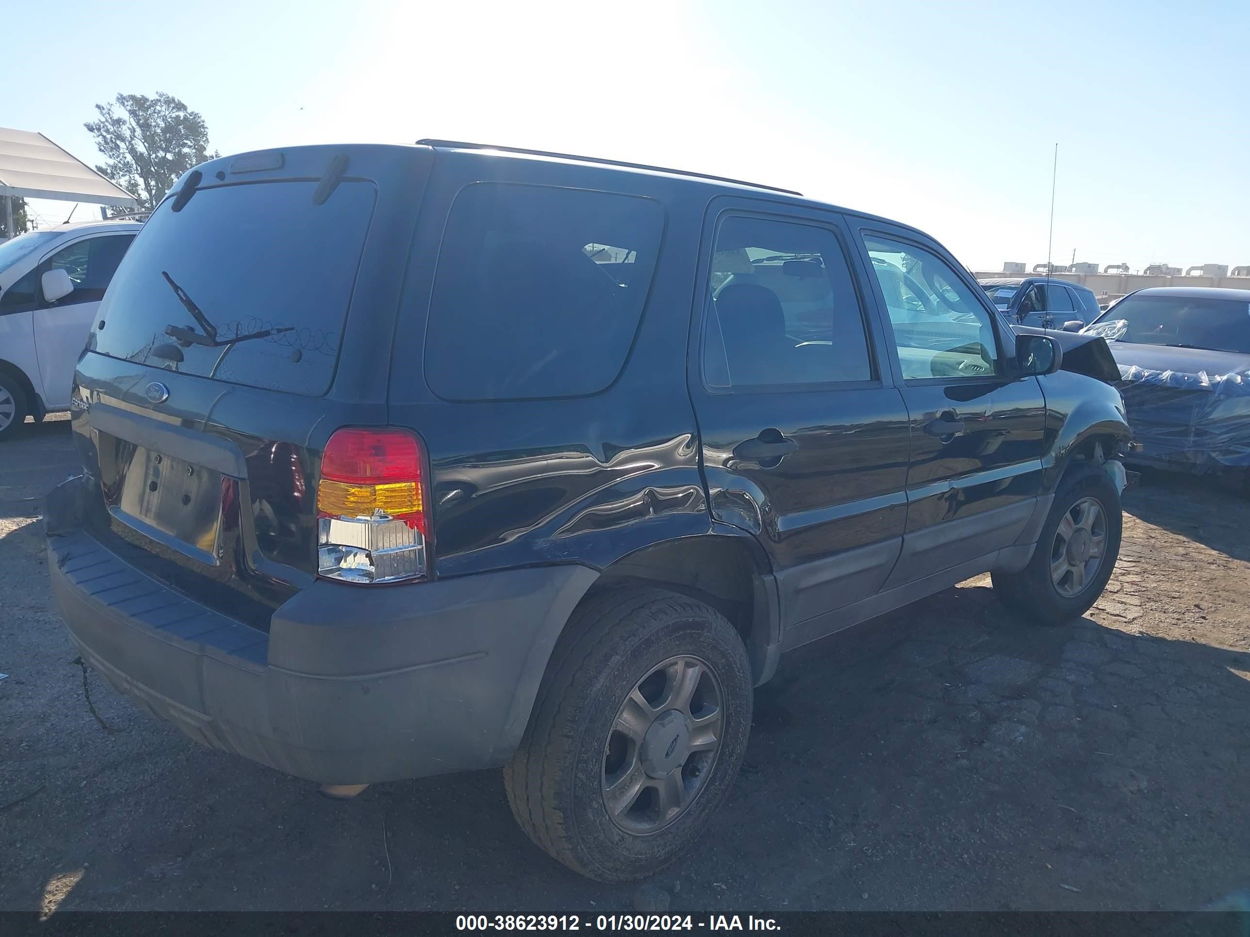 Photo 3 VIN: 1FMCU02Z45KC93664 - FORD ESCAPE 