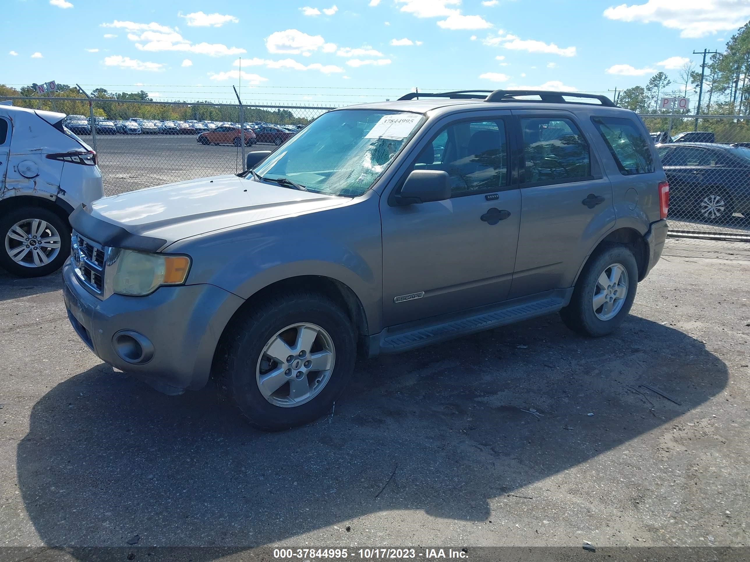 Photo 1 VIN: 1FMCU02Z68KC38721 - FORD ESCAPE 