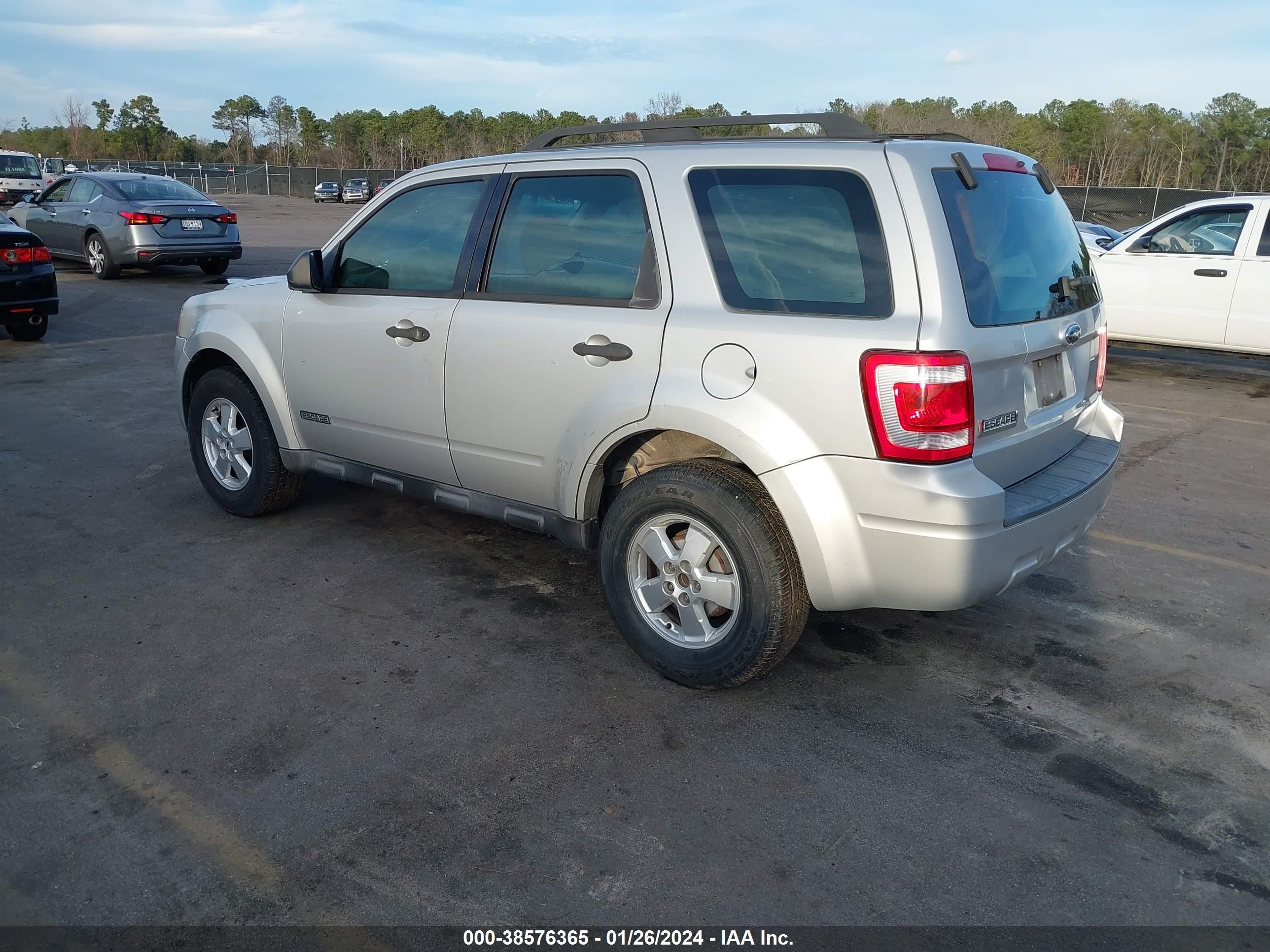 Photo 2 VIN: 1FMCU02Z88KD14553 - FORD ESCAPE 