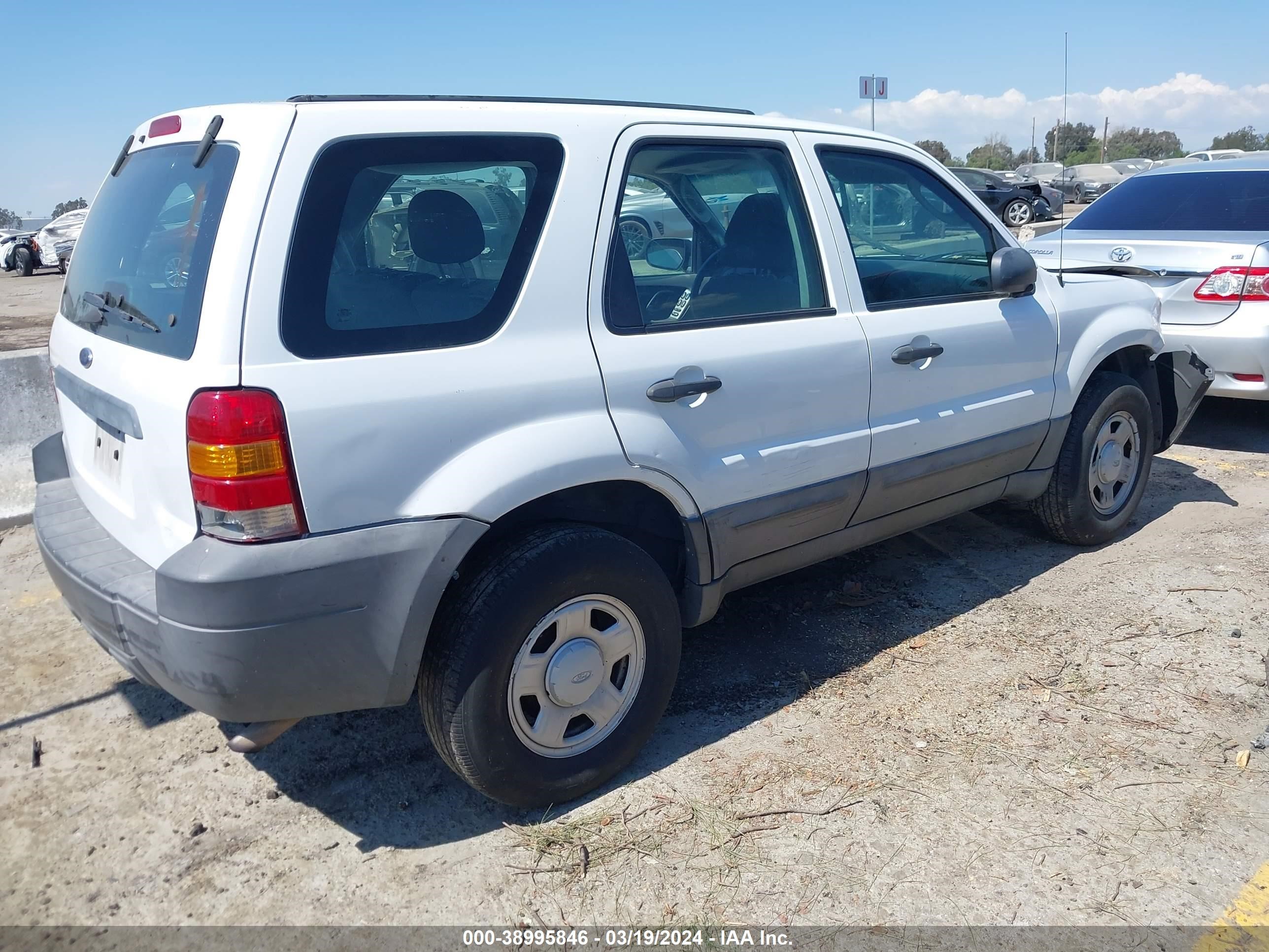 Photo 3 VIN: 1FMCU02Z97KA60429 - FORD ESCAPE 