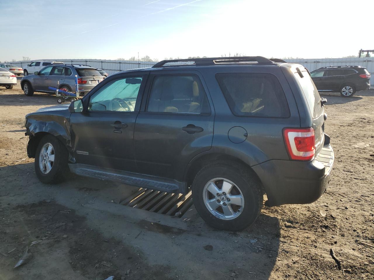 Photo 1 VIN: 1FMCU03108KA24560 - FORD ESCAPE 