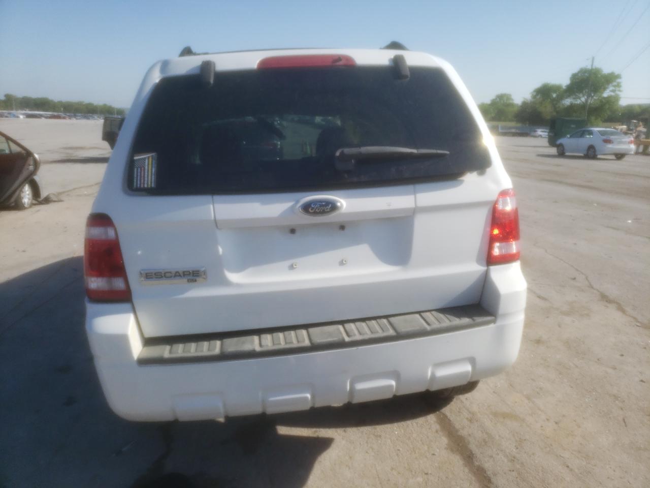 Photo 5 VIN: 1FMCU03108KD86758 - FORD ESCAPE 