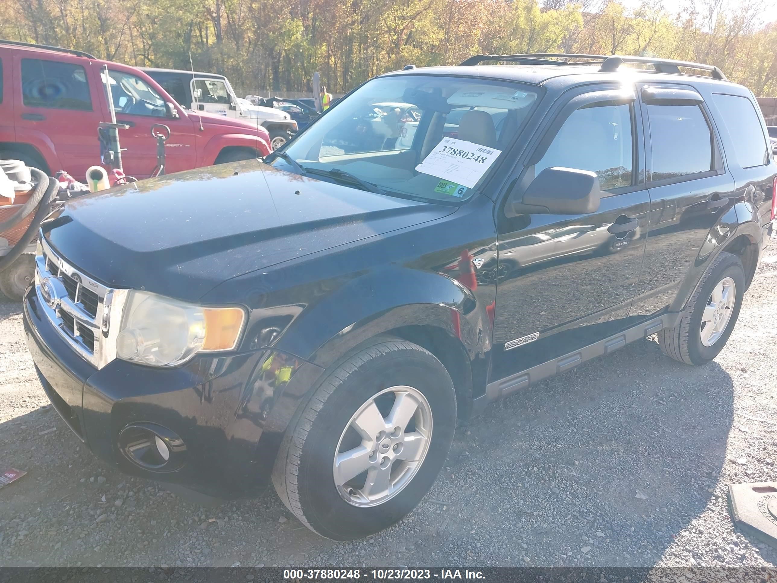 Photo 1 VIN: 1FMCU03118KA52142 - FORD ESCAPE 