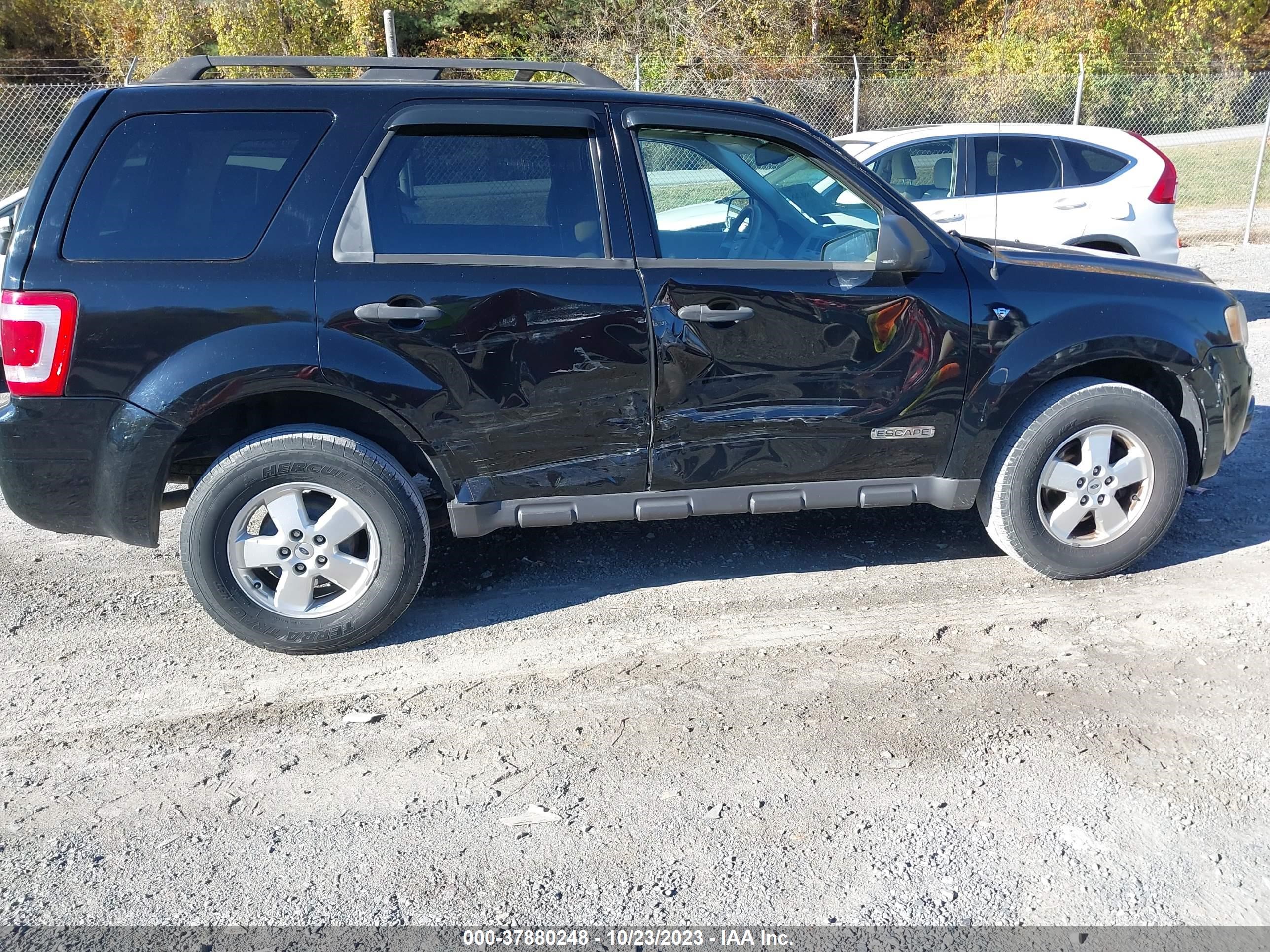 Photo 12 VIN: 1FMCU03118KA52142 - FORD ESCAPE 