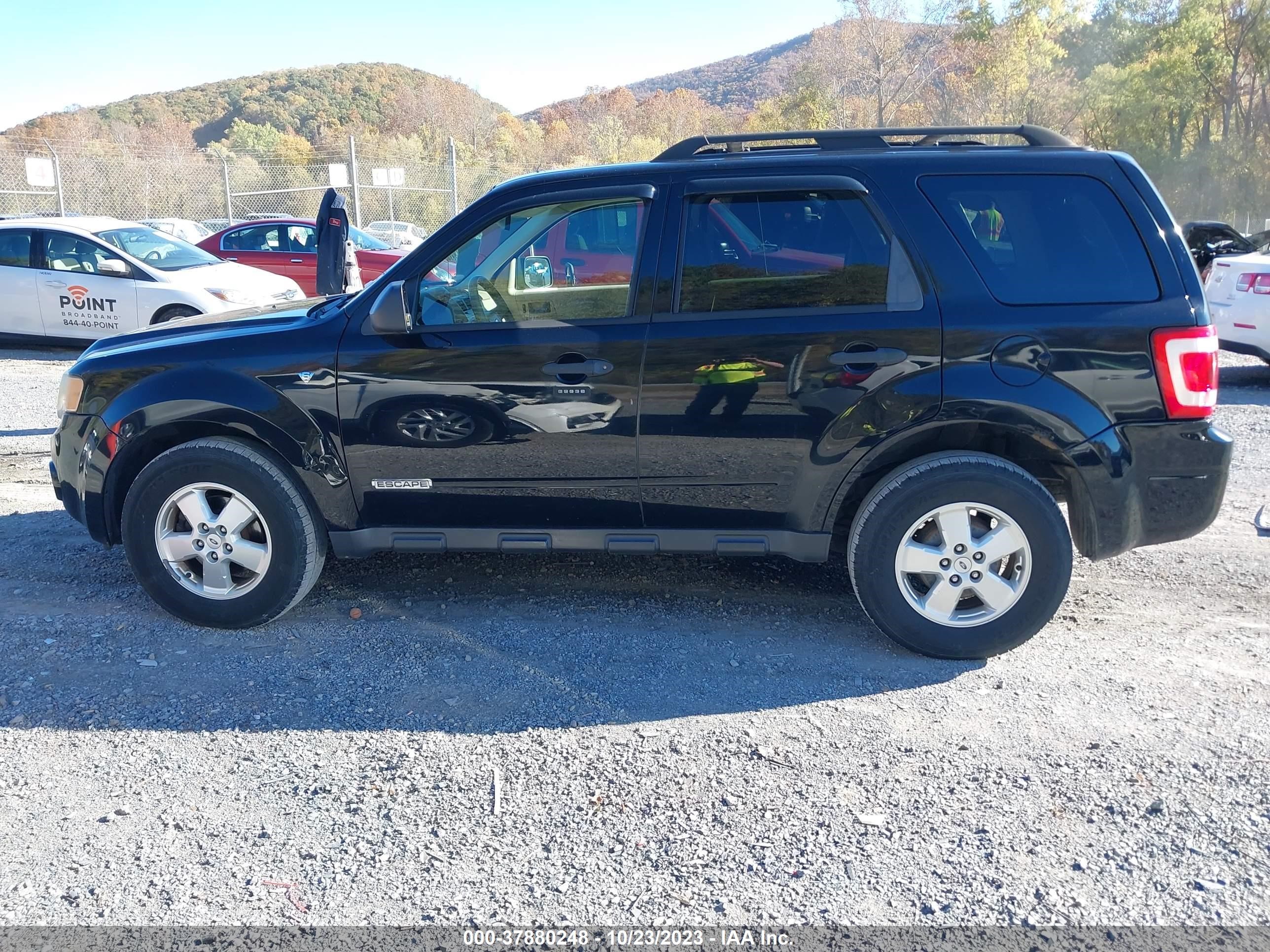 Photo 13 VIN: 1FMCU03118KA52142 - FORD ESCAPE 