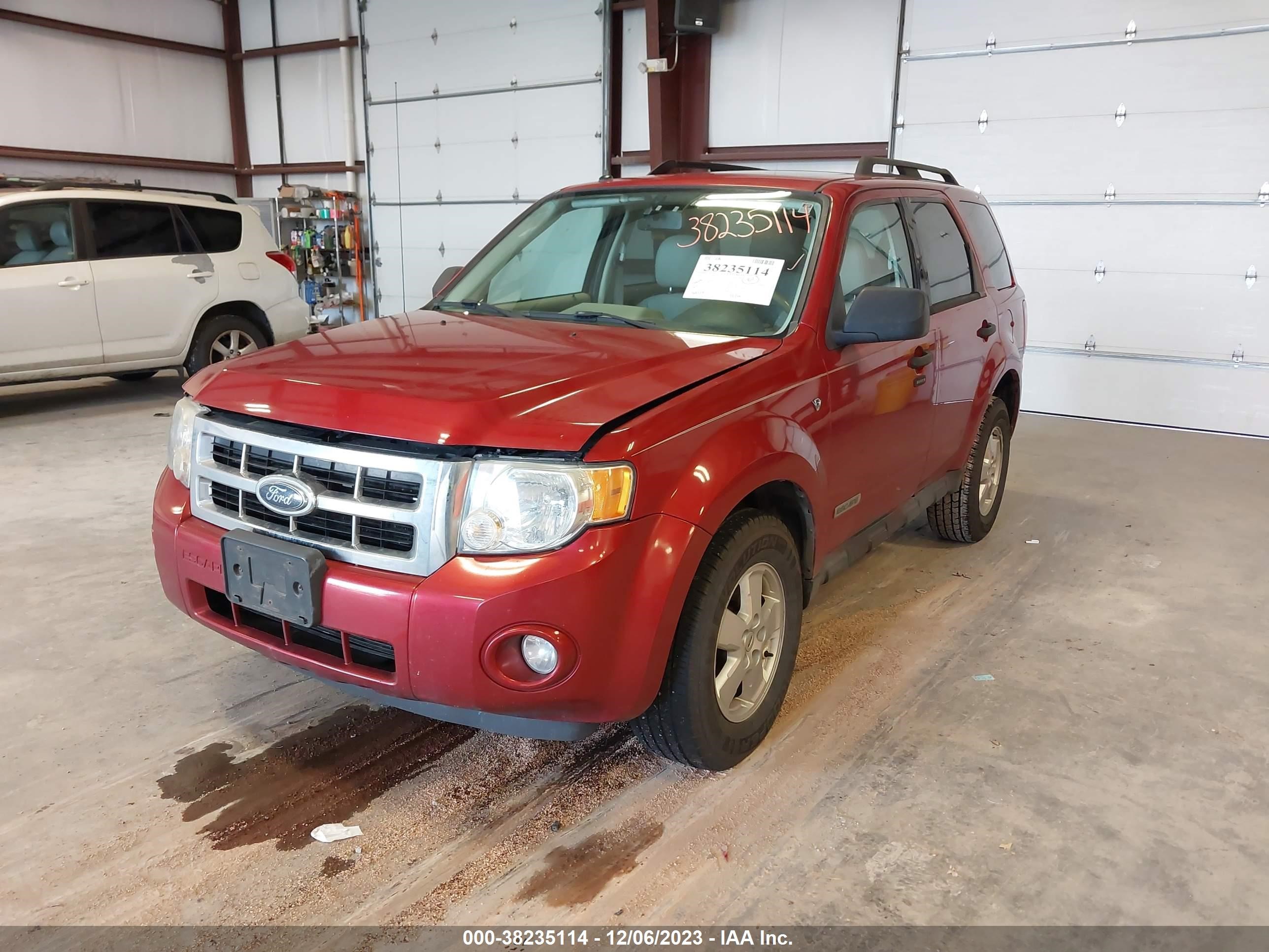 Photo 1 VIN: 1FMCU03118KD74652 - FORD ESCAPE 