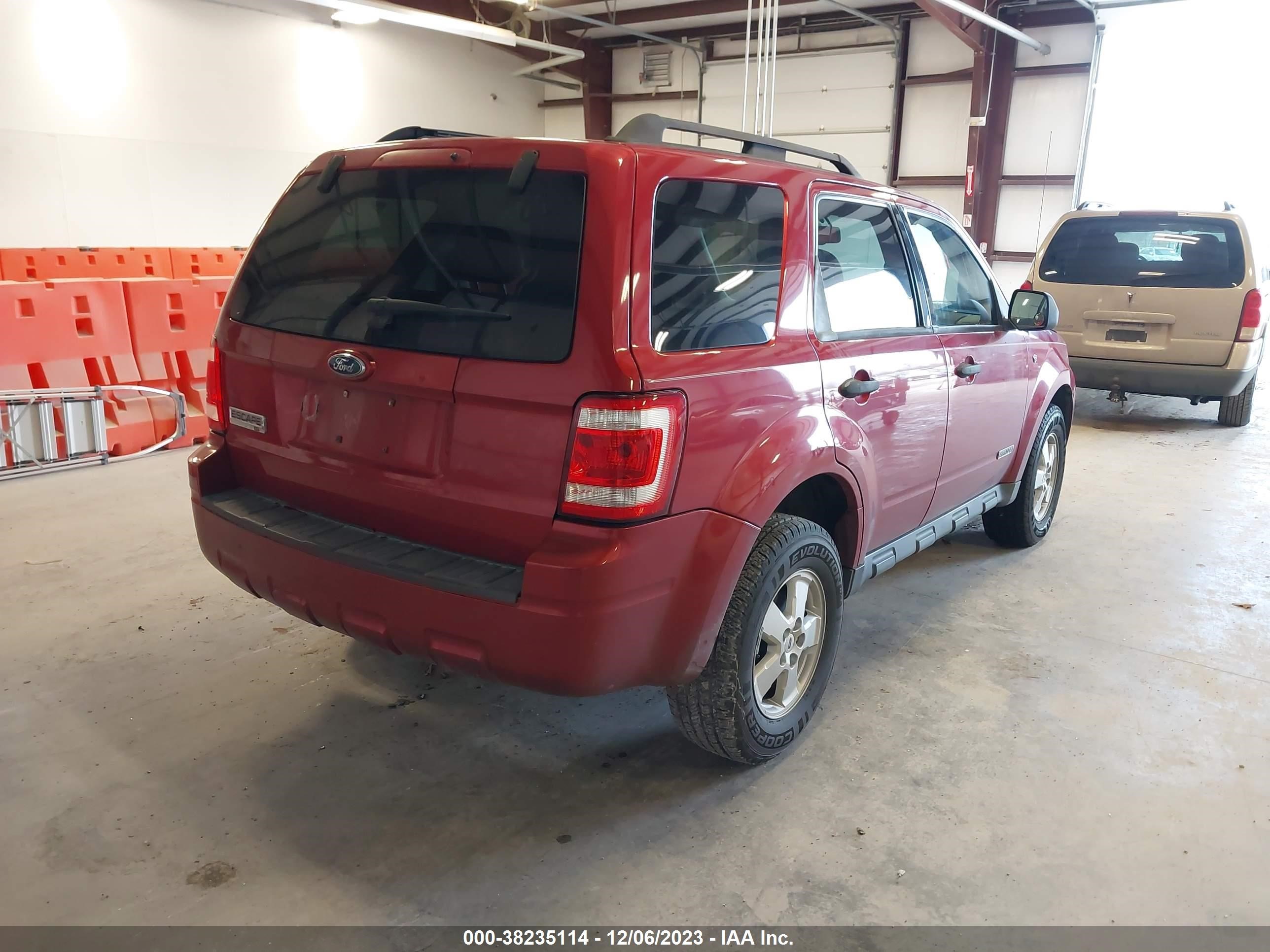 Photo 3 VIN: 1FMCU03118KD74652 - FORD ESCAPE 