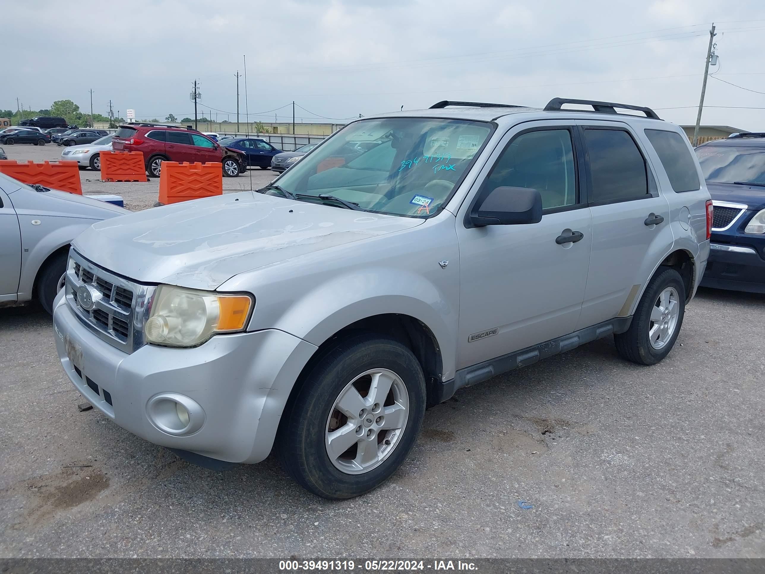 Photo 1 VIN: 1FMCU03128KA50187 - FORD ESCAPE 