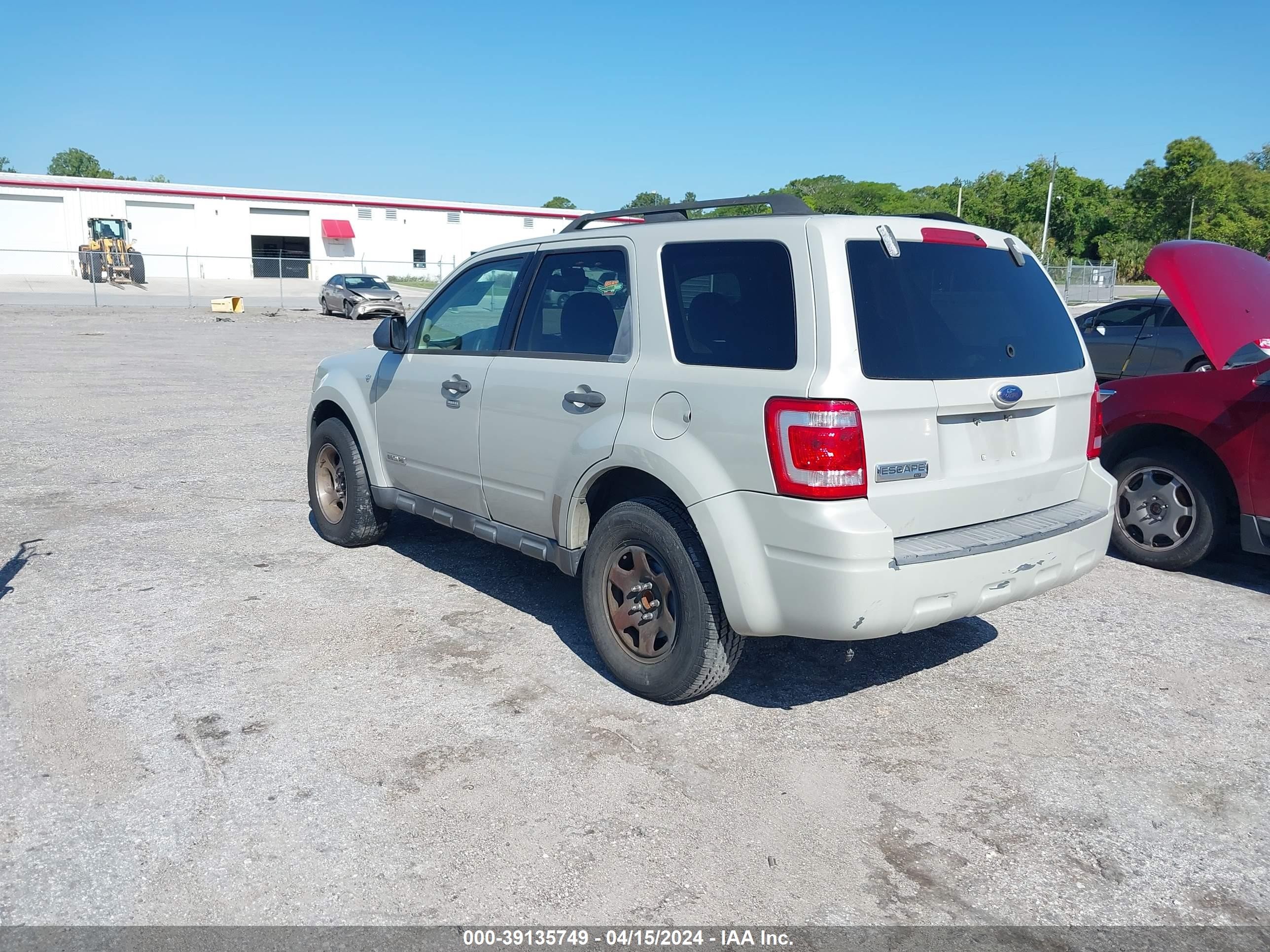 Photo 2 VIN: 1FMCU03128KA67250 - FORD ESCAPE 