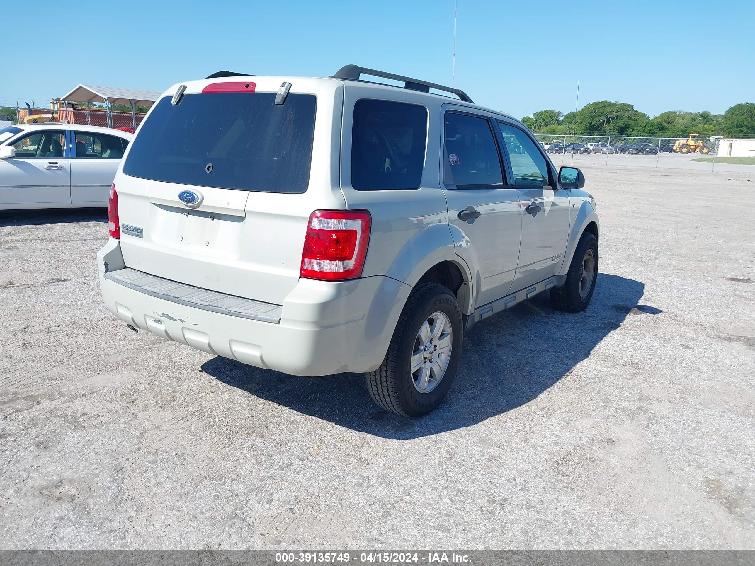 Photo 3 VIN: 1FMCU03128KA67250 - FORD ESCAPE 