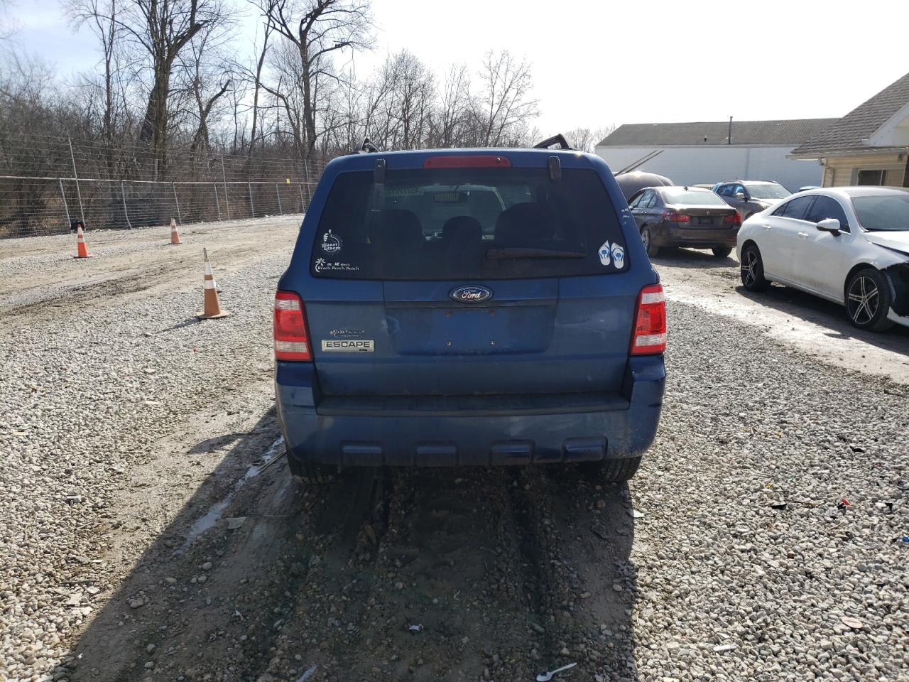 Photo 5 VIN: 1FMCU03128KC16630 - FORD ESCAPE 