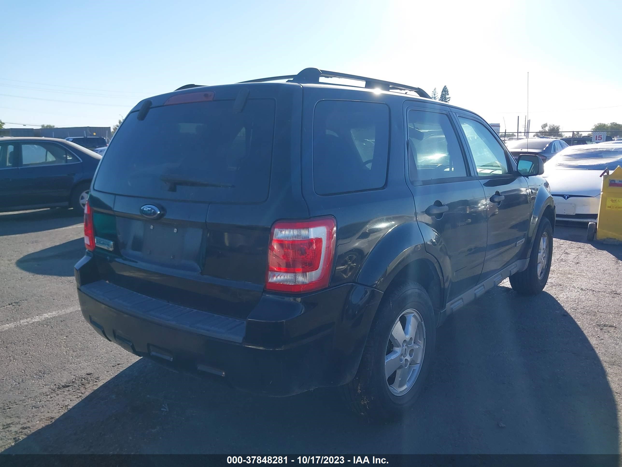 Photo 3 VIN: 1FMCU03128KE85629 - FORD ESCAPE 