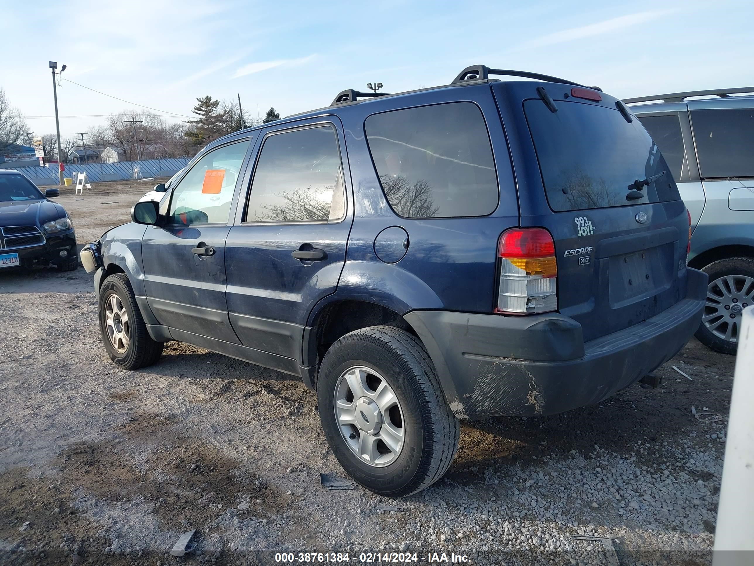 Photo 2 VIN: 1FMCU03134KA99005 - FORD ESCAPE 