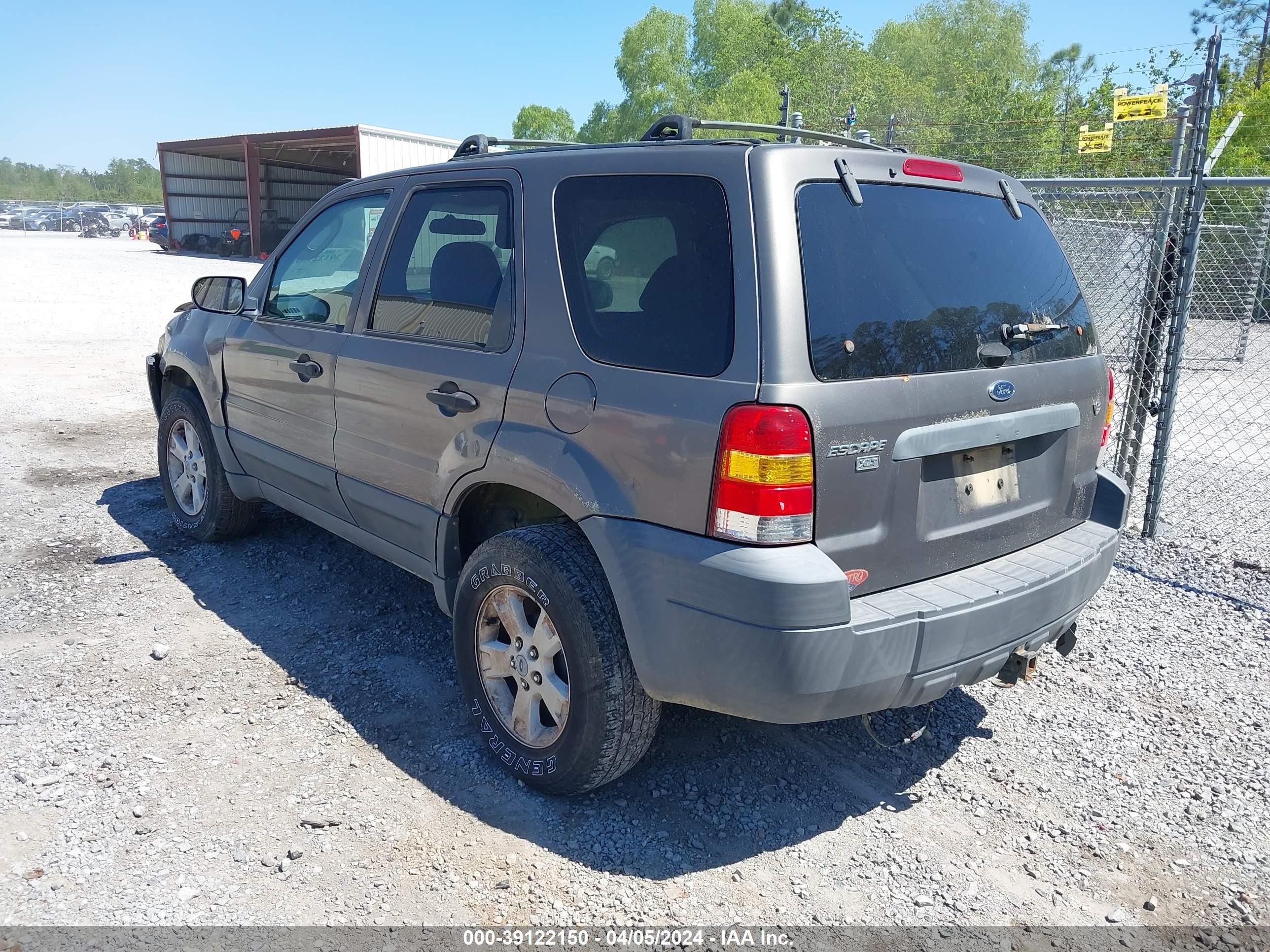 Photo 2 VIN: 1FMCU03136KA33282 - FORD ESCAPE 