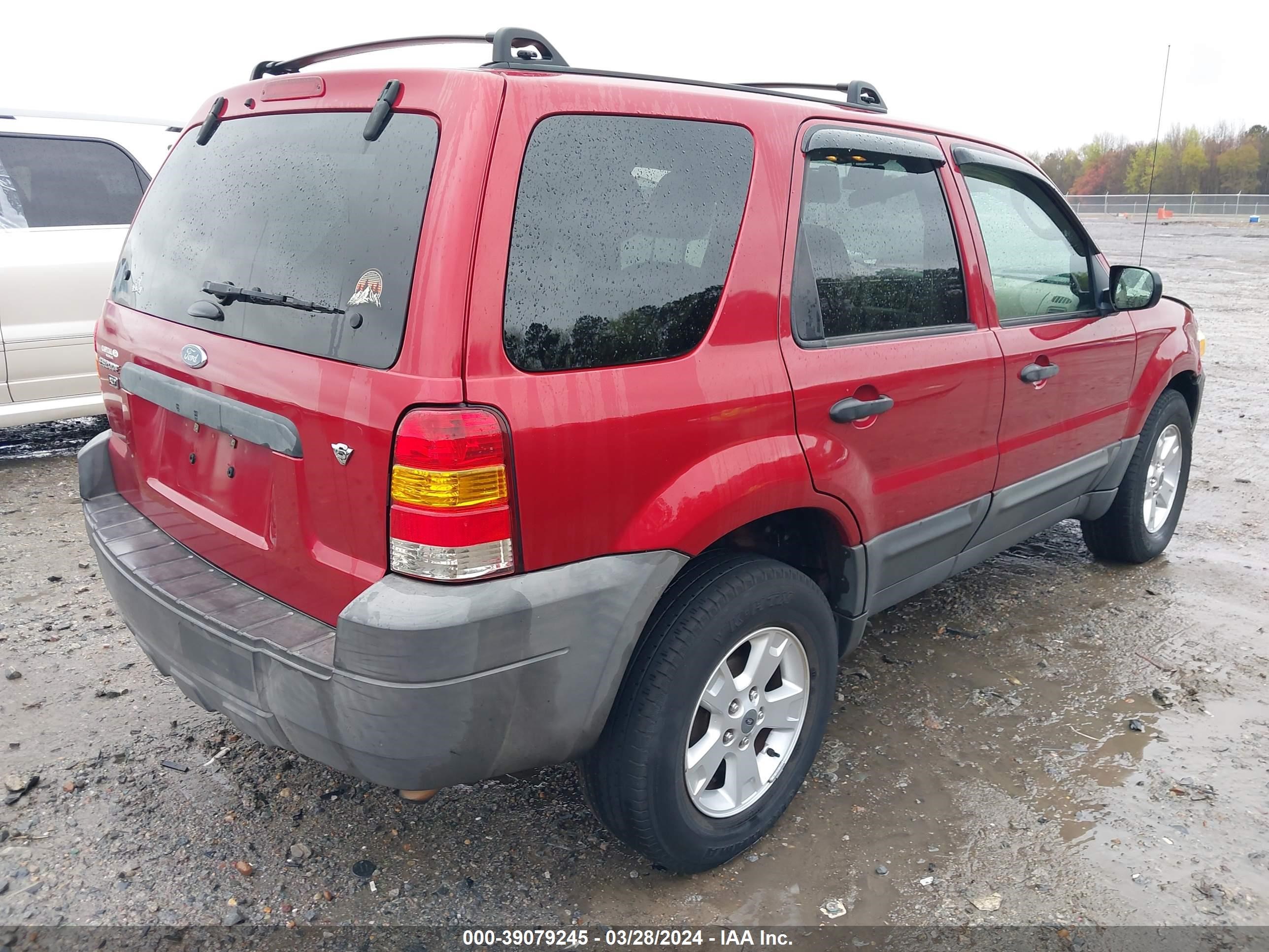 Photo 3 VIN: 1FMCU03137KB35084 - FORD ESCAPE 