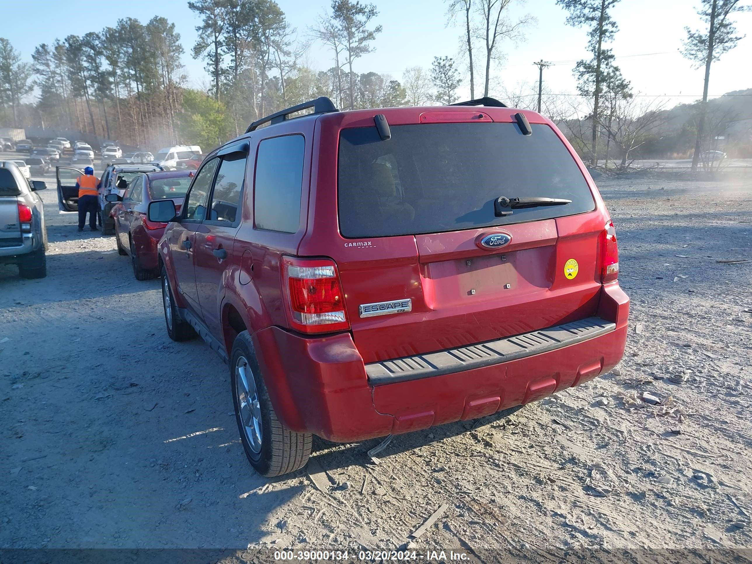 Photo 2 VIN: 1FMCU03138KB33725 - FORD ESCAPE 