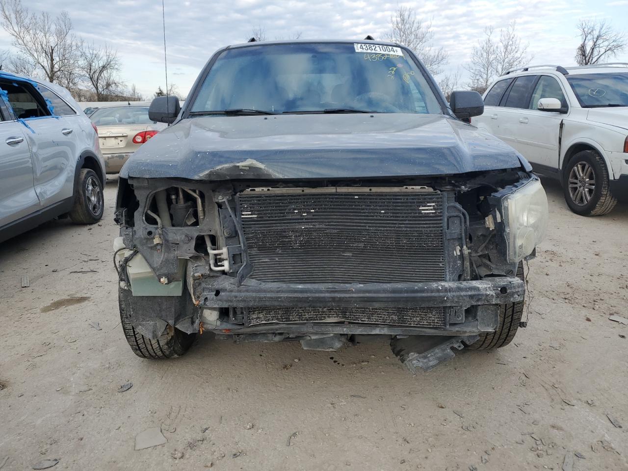 Photo 4 VIN: 1FMCU03148KA70859 - FORD ESCAPE 