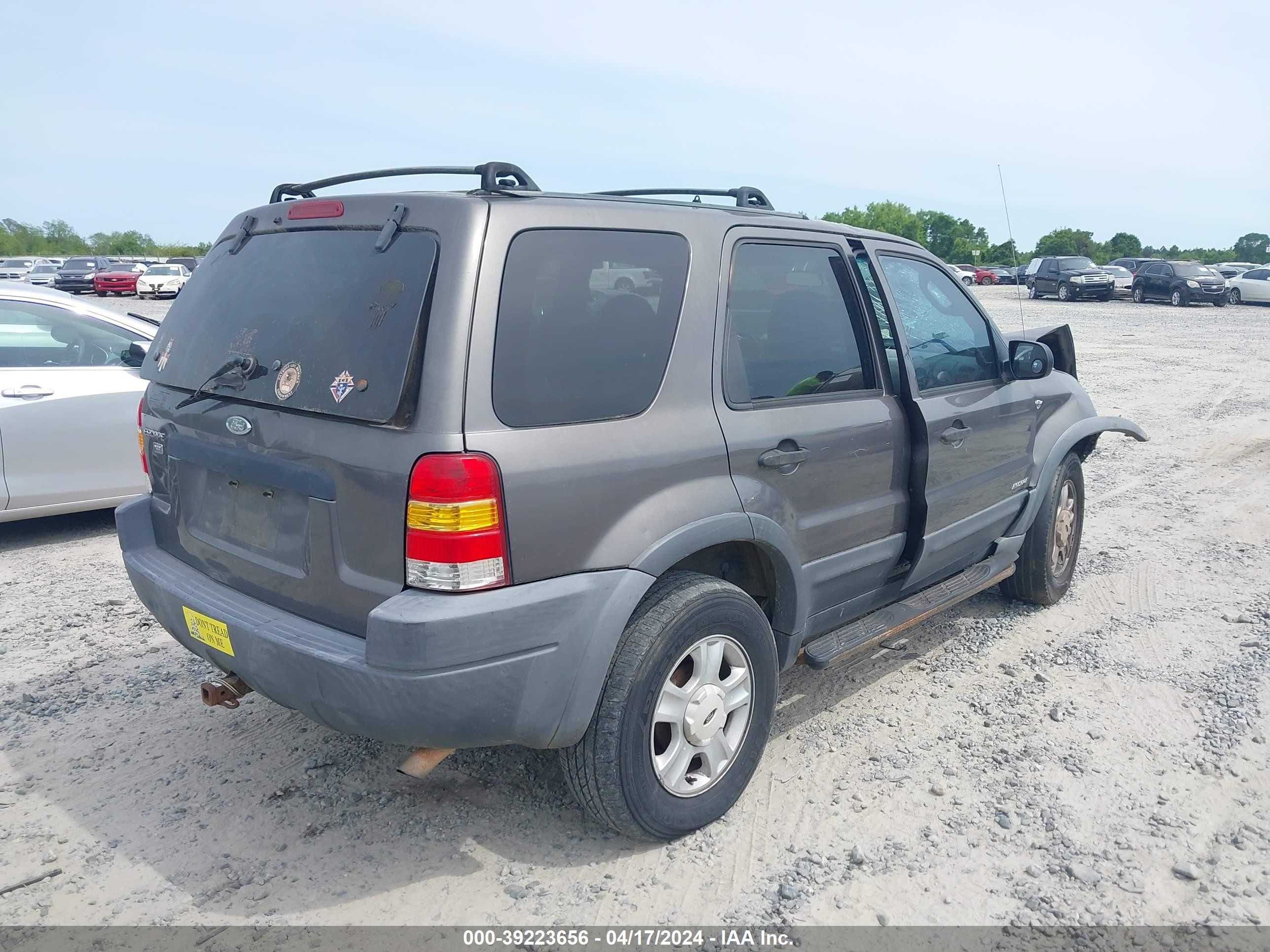 Photo 3 VIN: 1FMCU03152KC72956 - FORD ESCAPE 