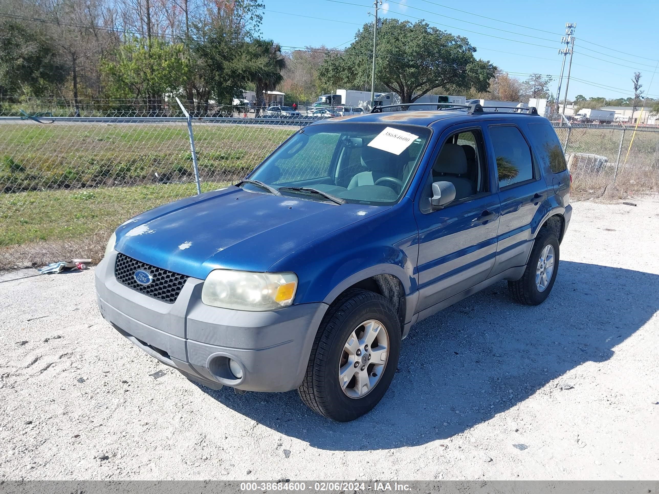 Photo 1 VIN: 1FMCU03157KA64874 - FORD ESCAPE 