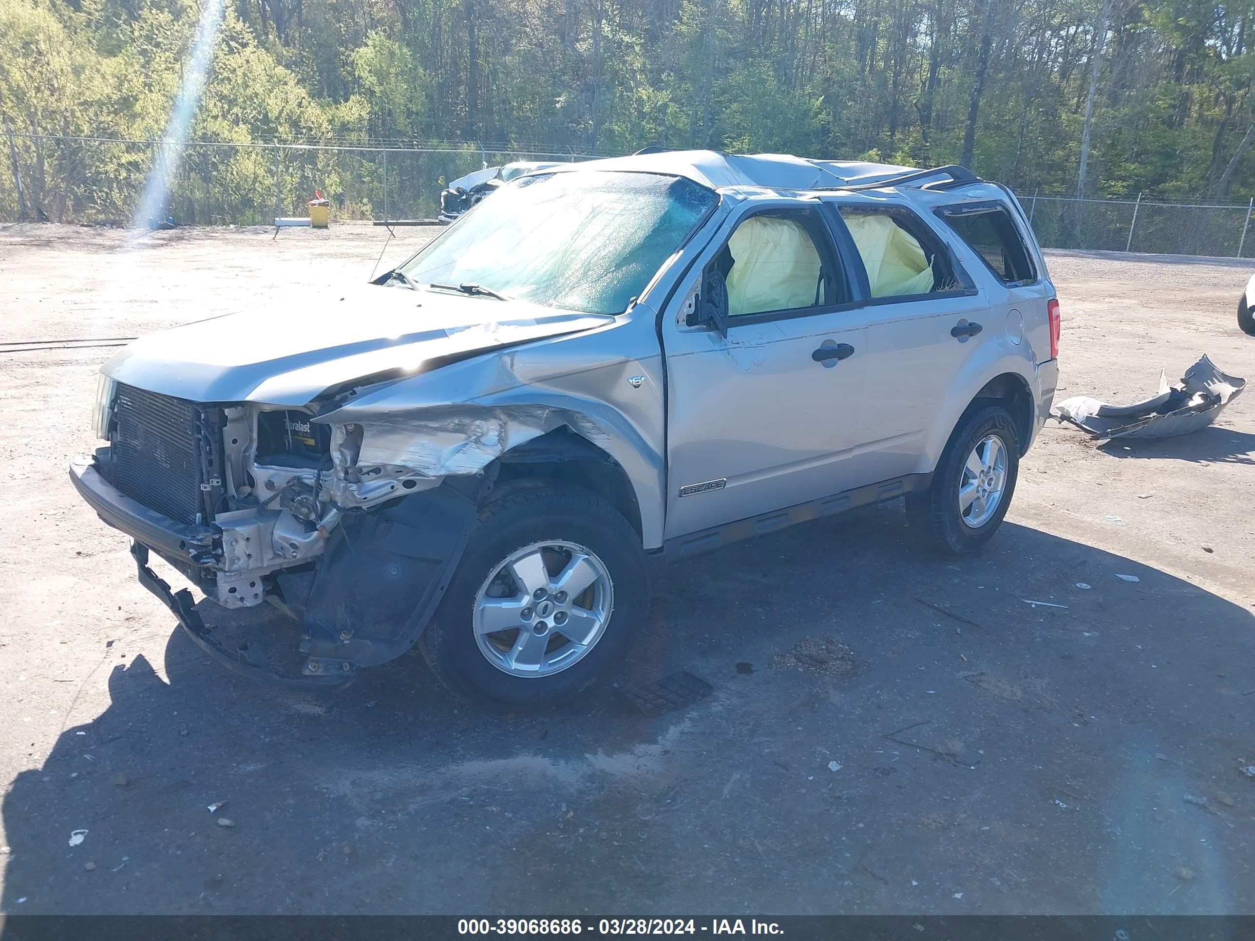 Photo 1 VIN: 1FMCU03168KC90360 - FORD ESCAPE 