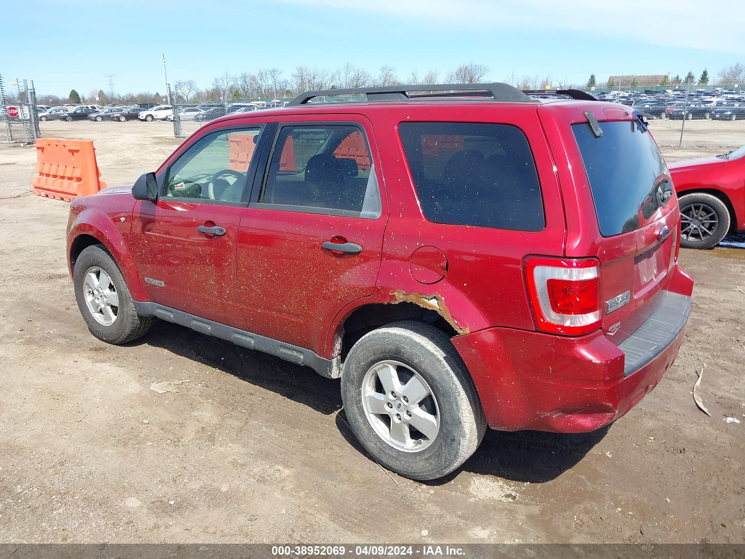 Photo 2 VIN: 1FMCU03168KE03451 - FORD ESCAPE 