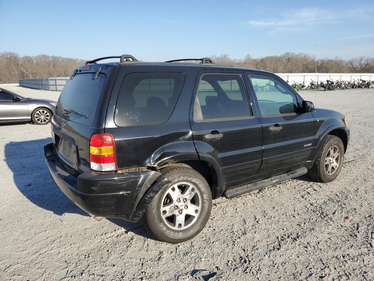 Photo 2 VIN: 1FMCU03172KC61568 - FORD ESCAPE 