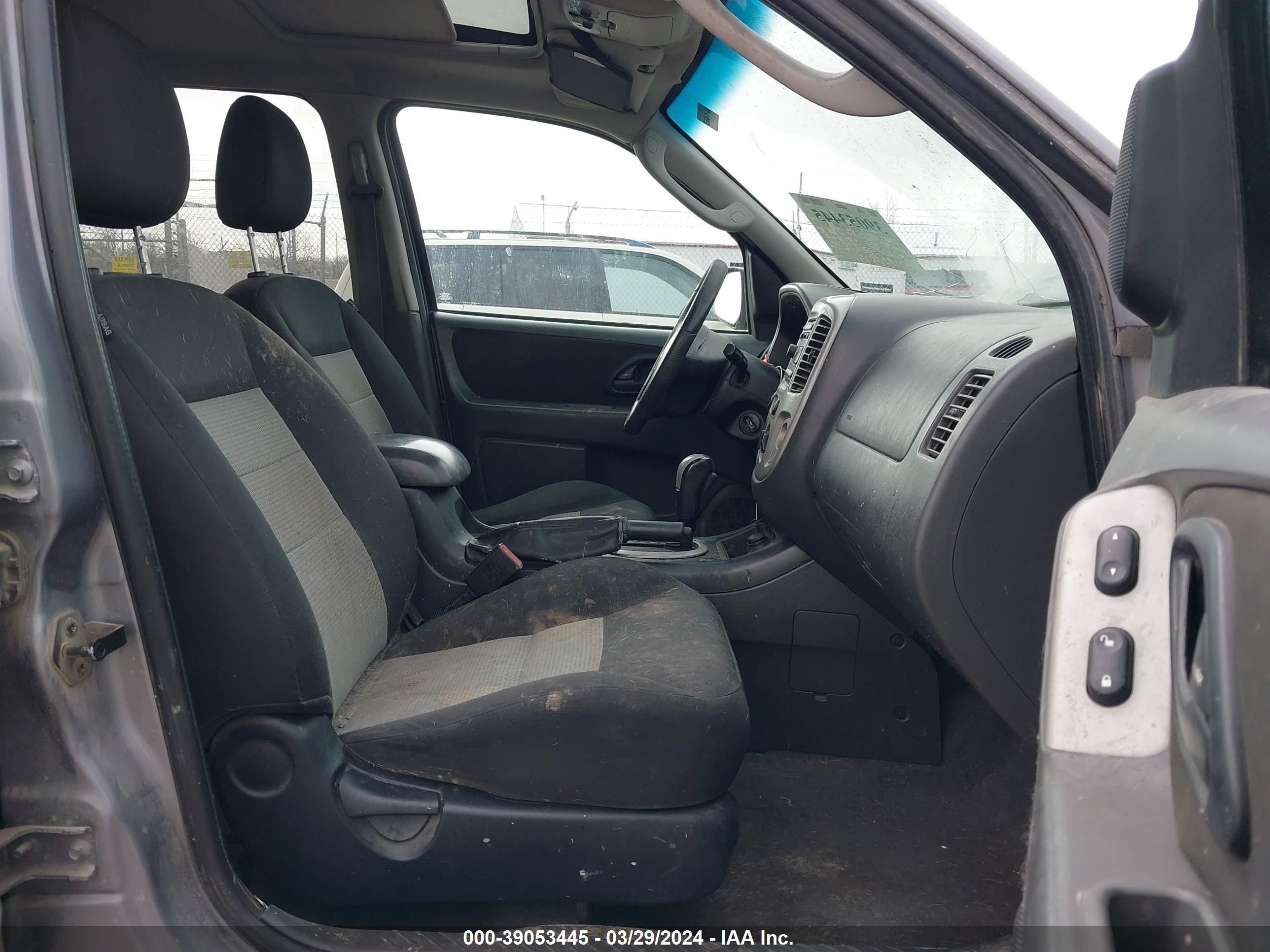 Photo 4 VIN: 1FMCU03177KA14249 - FORD ESCAPE 