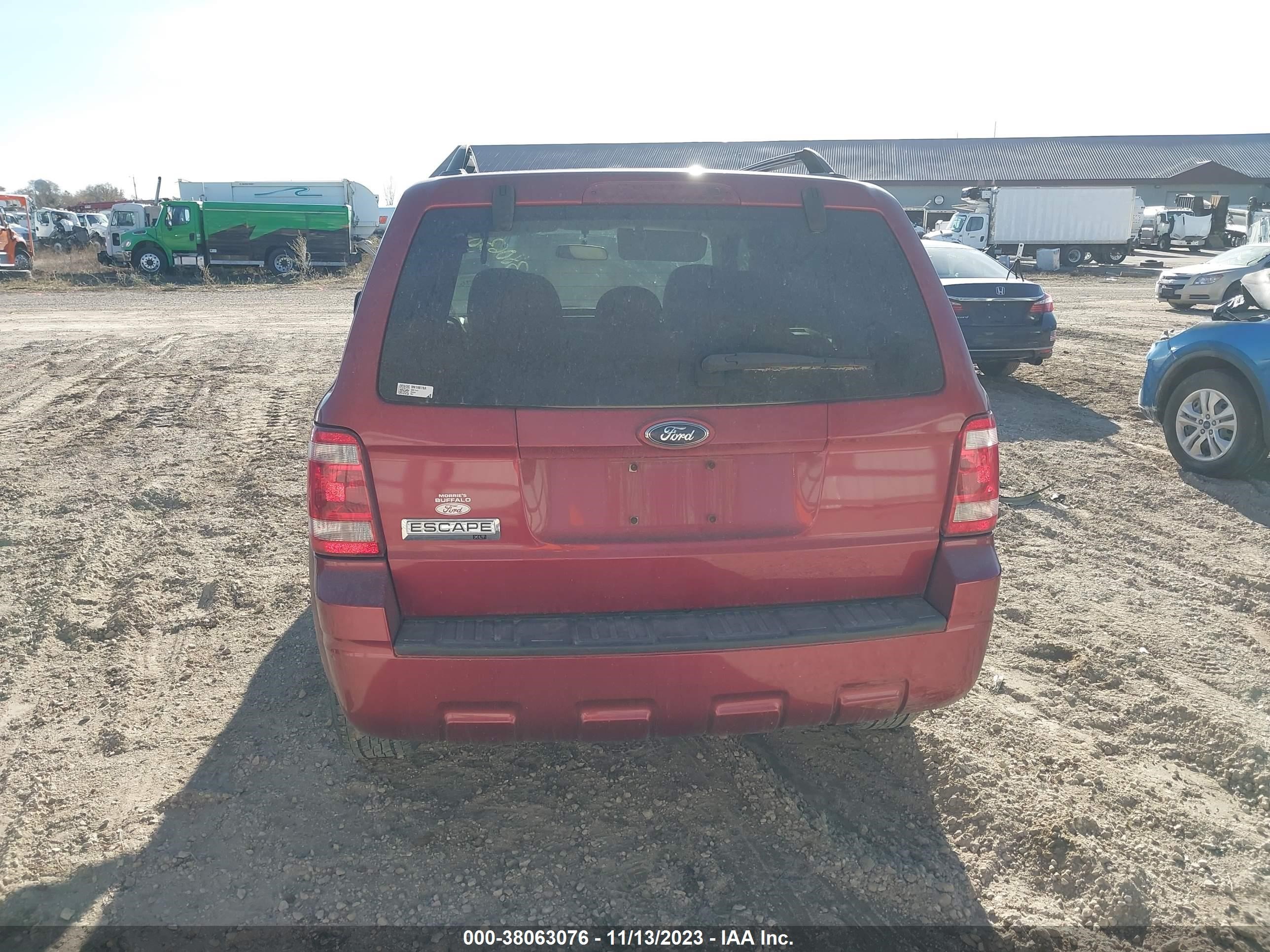 Photo 15 VIN: 1FMCU03178KA99675 - FORD ESCAPE 