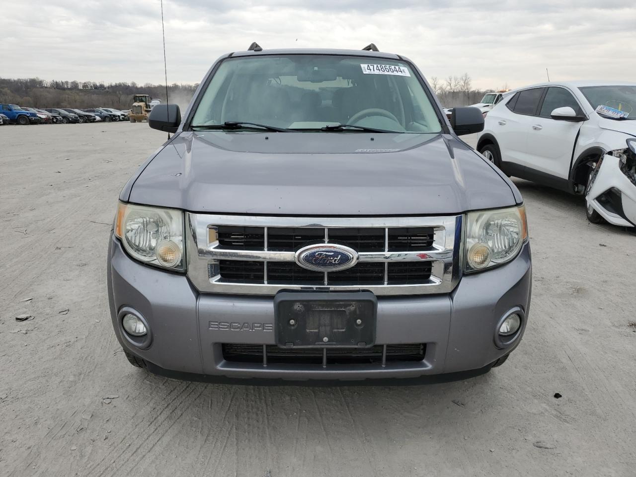 Photo 4 VIN: 1FMCU03178KC82896 - FORD ESCAPE 