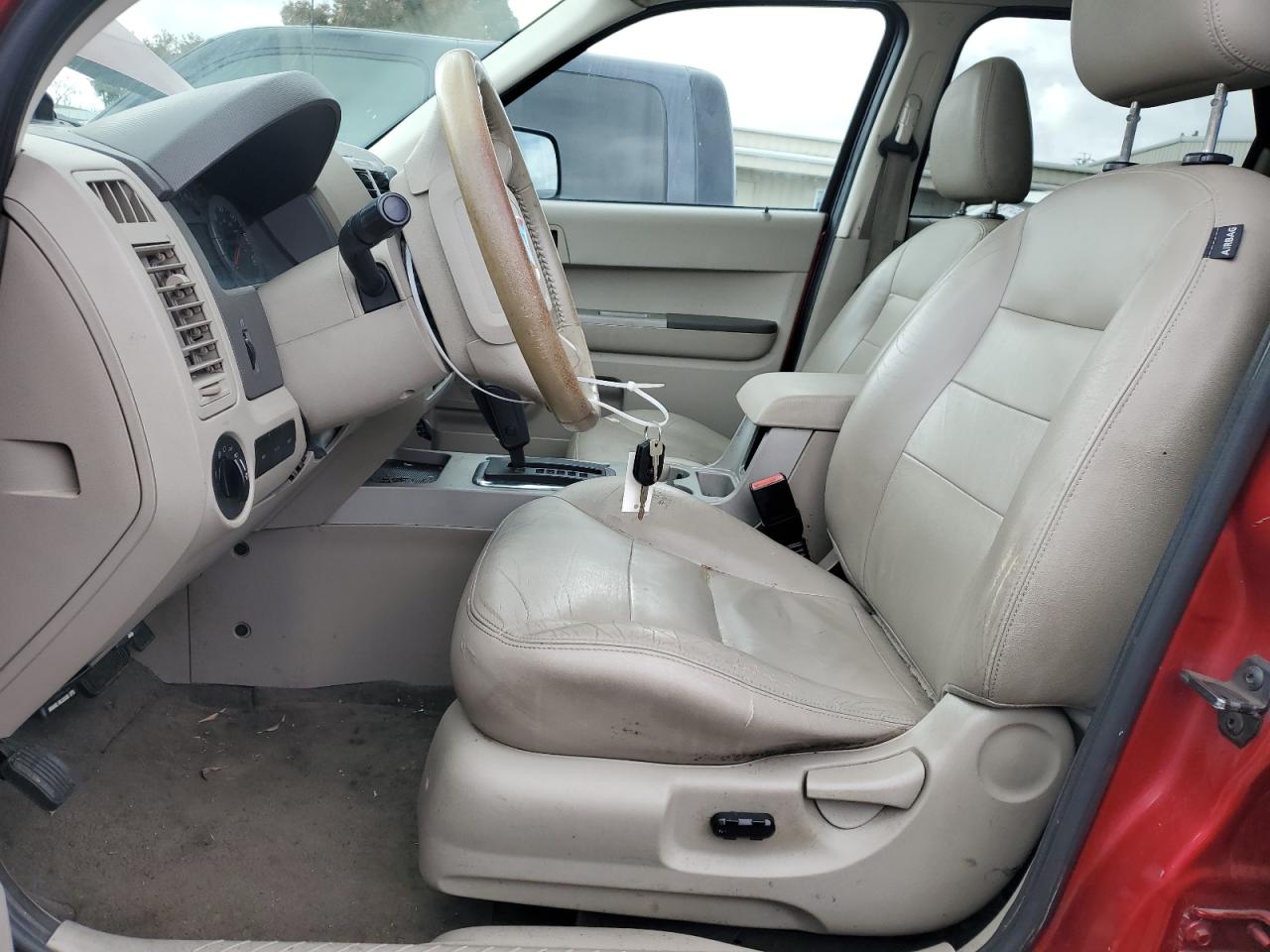 Photo 6 VIN: 1FMCU03188KD14626 - FORD ESCAPE 