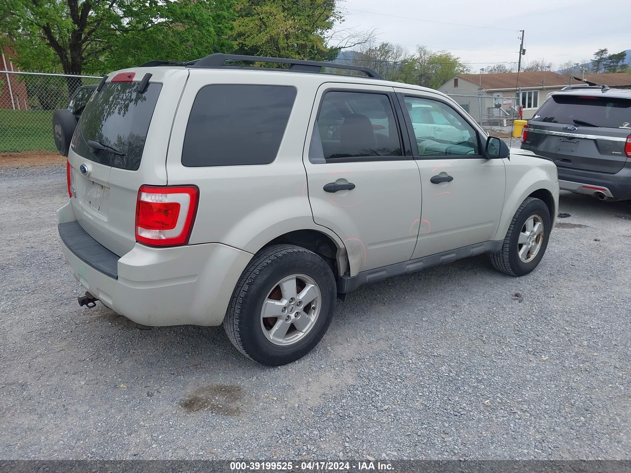 Photo 3 VIN: 1FMCU03709KA92119 - FORD ESCAPE 