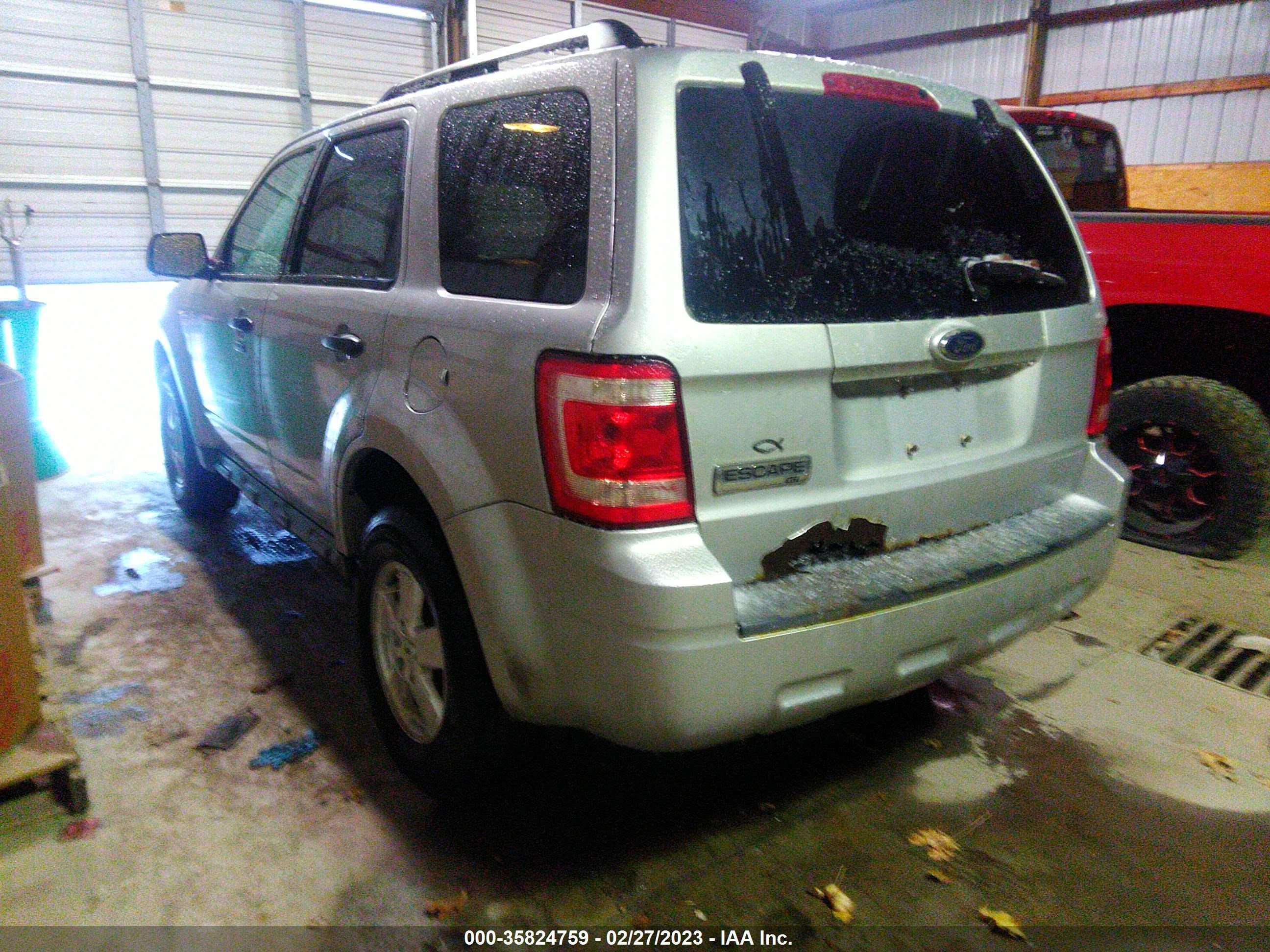 Photo 2 VIN: 1FMCU03729KC04631 - FORD ESCAPE 