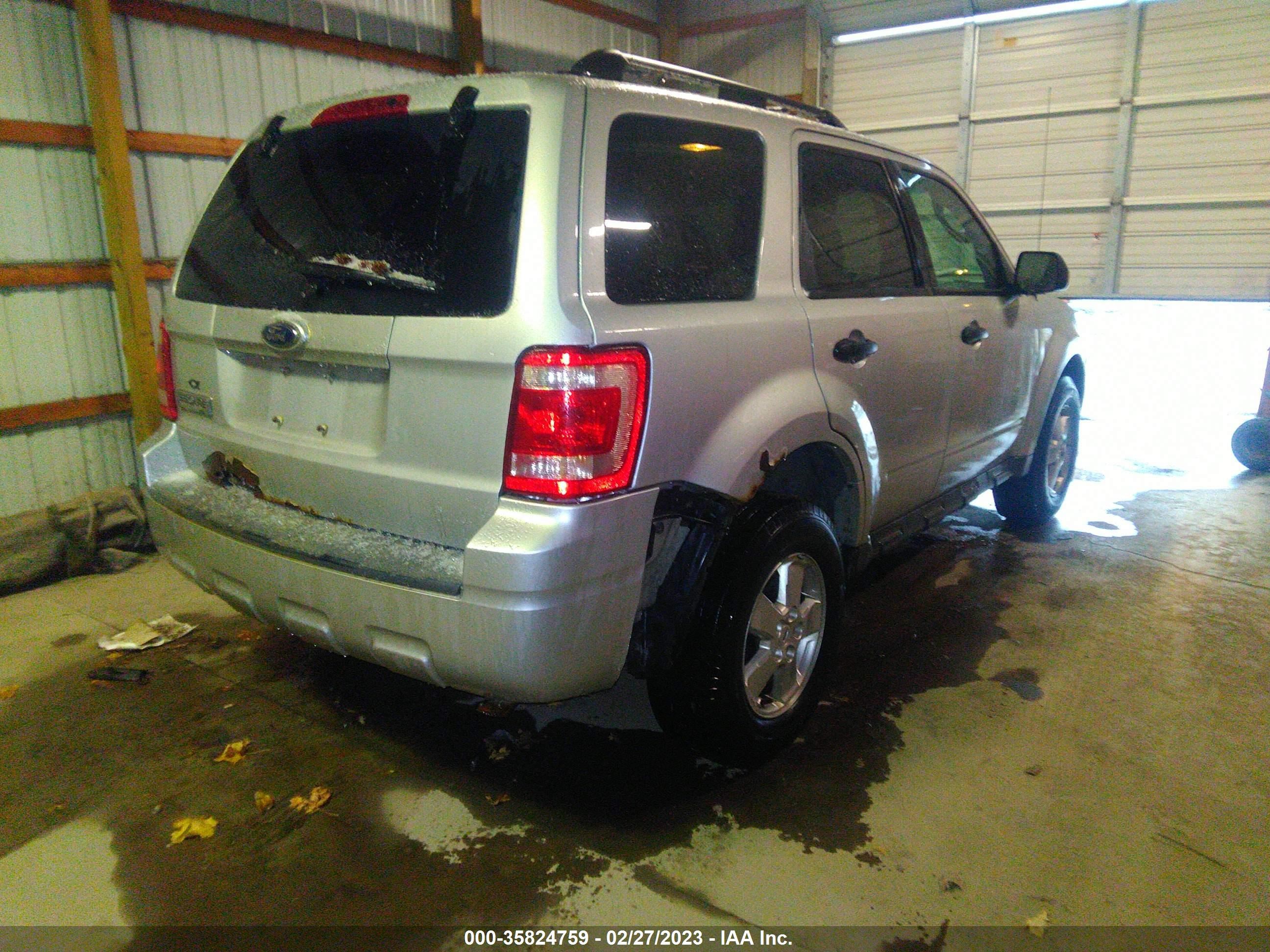 Photo 3 VIN: 1FMCU03729KC04631 - FORD ESCAPE 