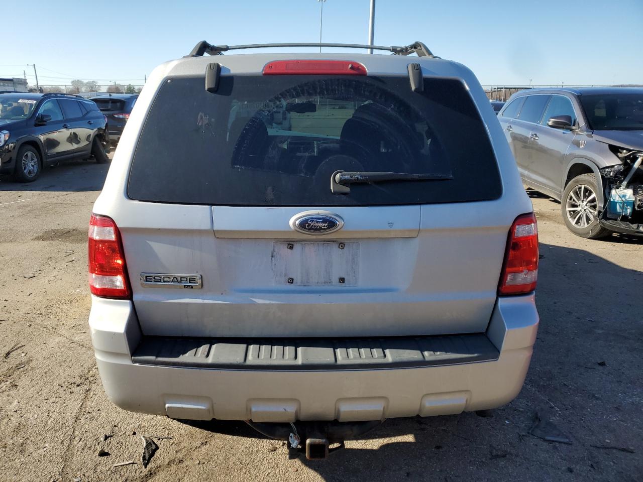 Photo 5 VIN: 1FMCU03729KD06365 - FORD ESCAPE 